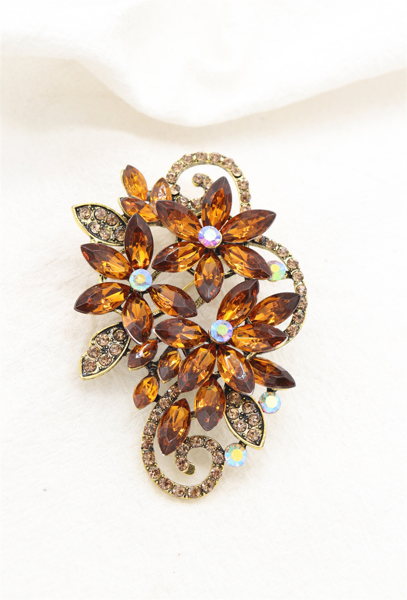Grossiste Orient Express - Broche multicolore en métal