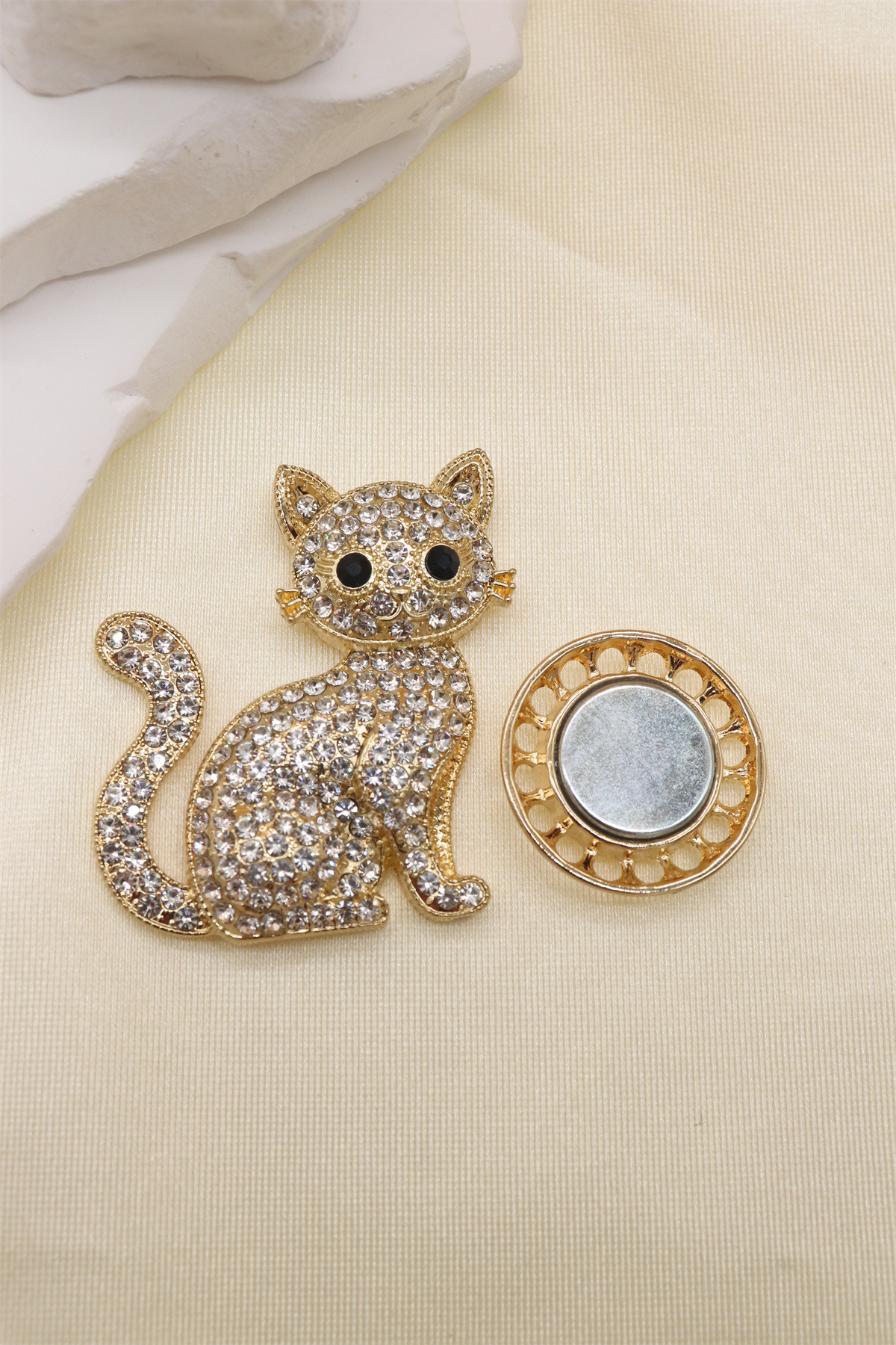 Wholesaler Orient Express - Magnetic brooch