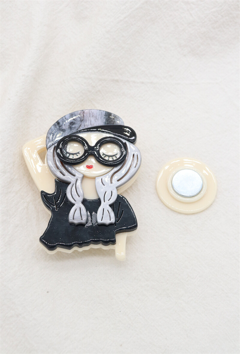 Grossiste Orient Express - Broche magnétique acrylique pour fille