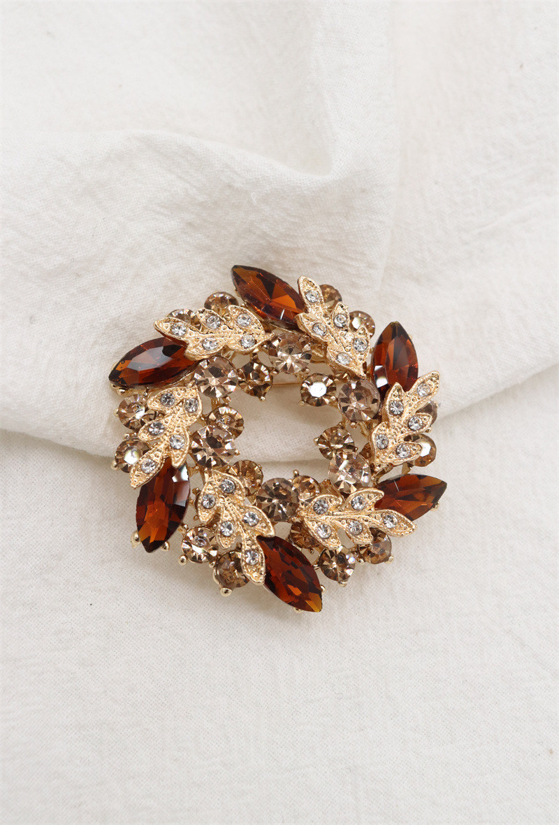 Grossiste Orient Express by C.A.A.A - Broche Fantaisie en forme de guirlande