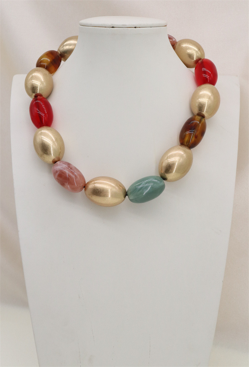 Mayorista Orient Express - Collar de resina y metal