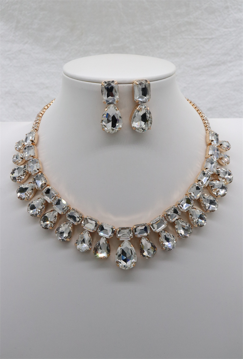 Grossiste Orient Express - Collier + boucles d’oreilles Ensemble de bijoux fantaisie