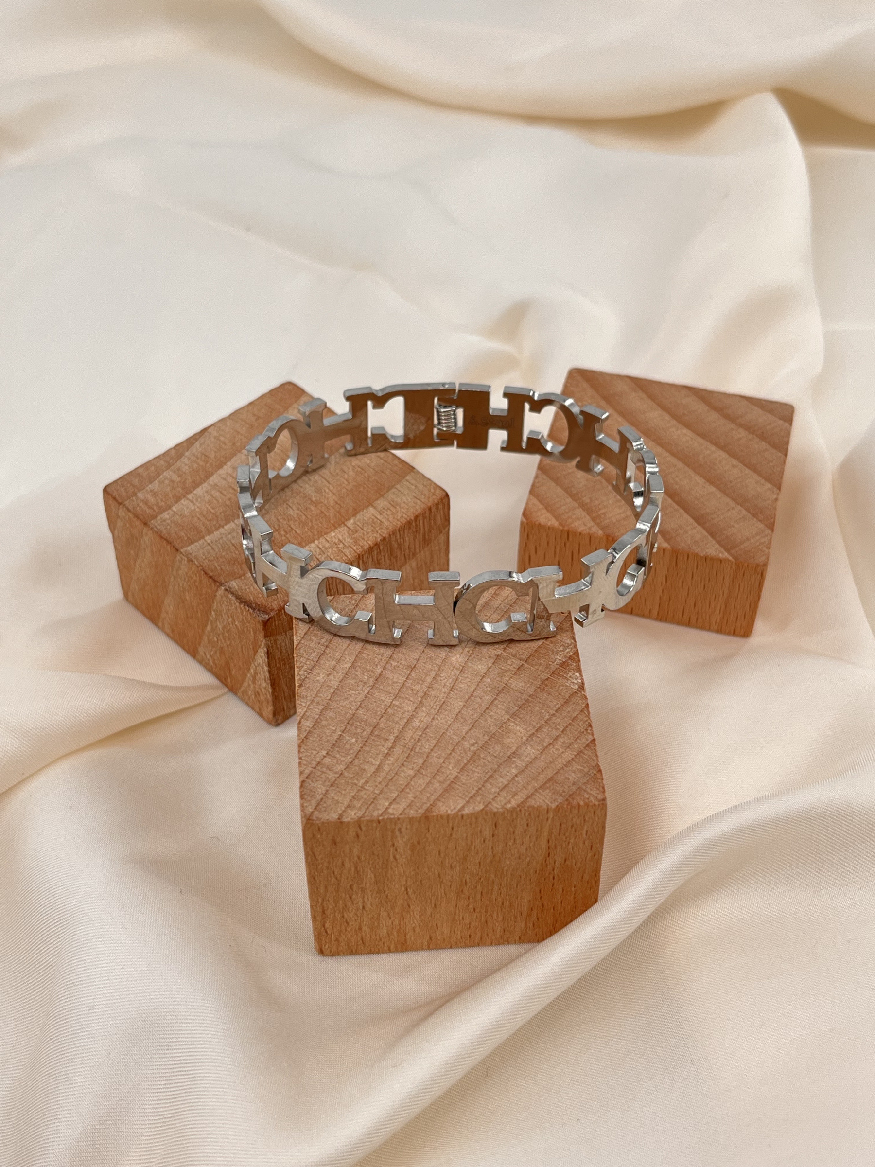Mayorista ORIENT OUTLET - Pulseras