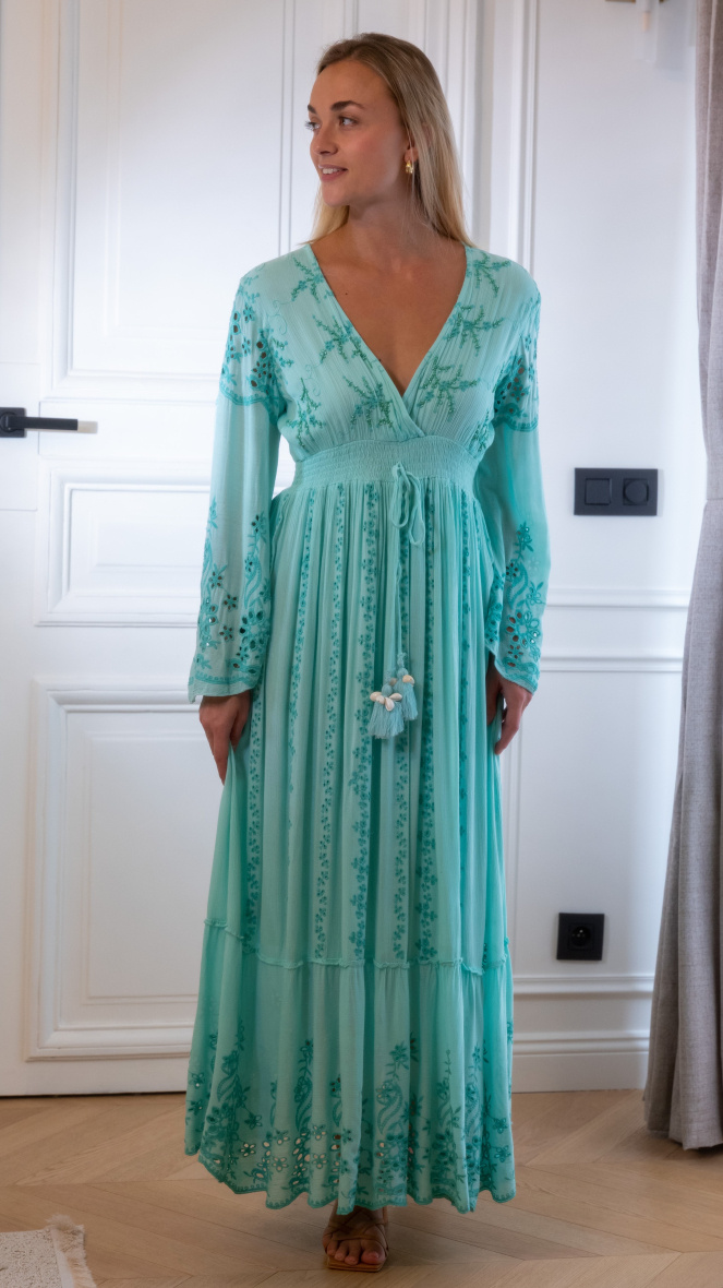 Wholesaler Orlinn - V neck long dress with perls and long sleeves