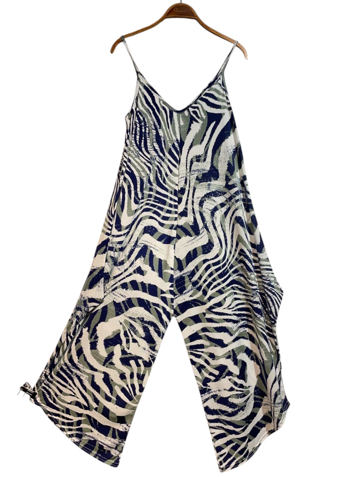 Großhändler OXXYZEN - GEDRUCKTER FLÜSSIGER JUMPSUIT