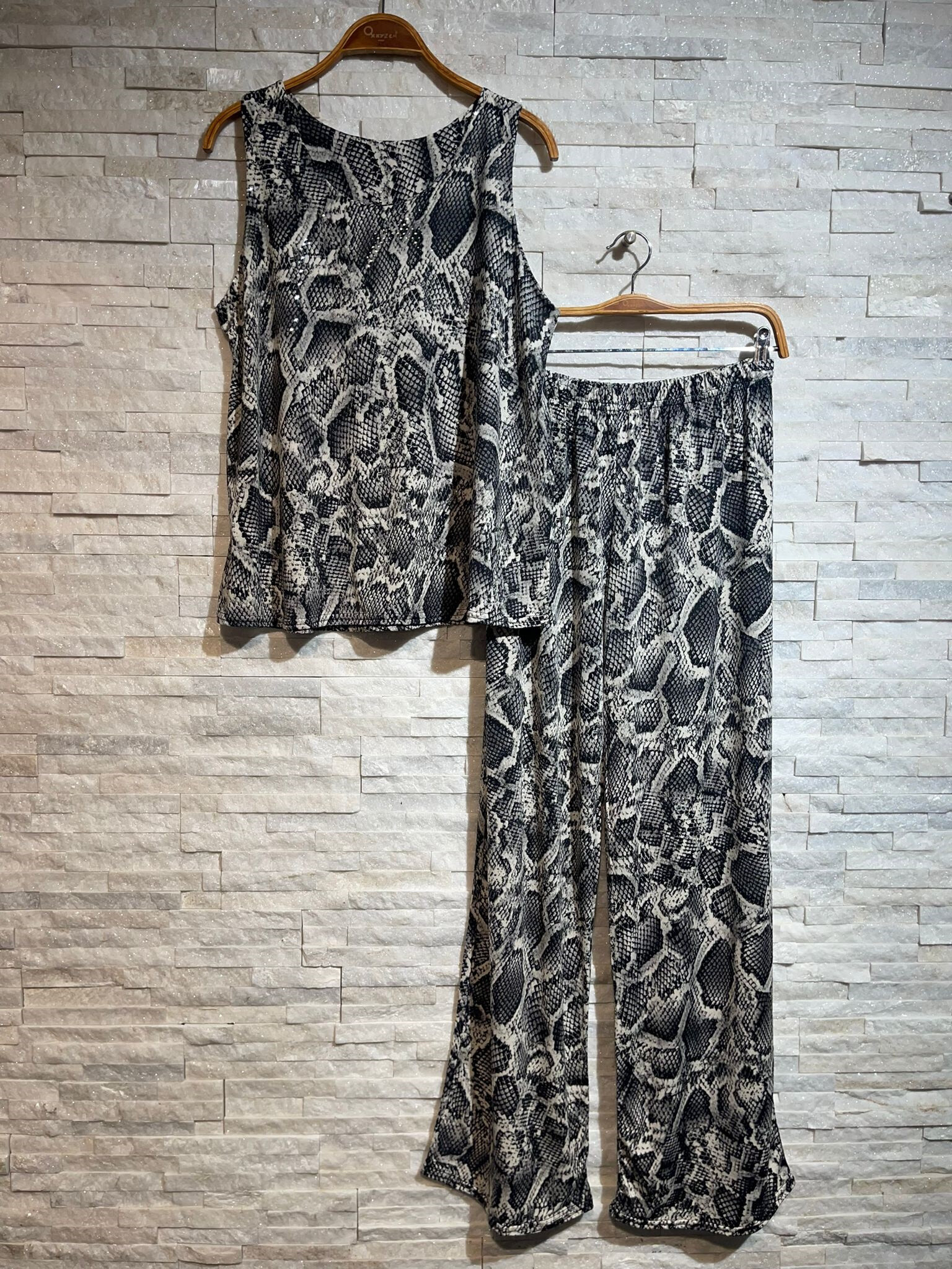 Wholesaler OXXYZEN - TOP & PRINTED PANTS SET