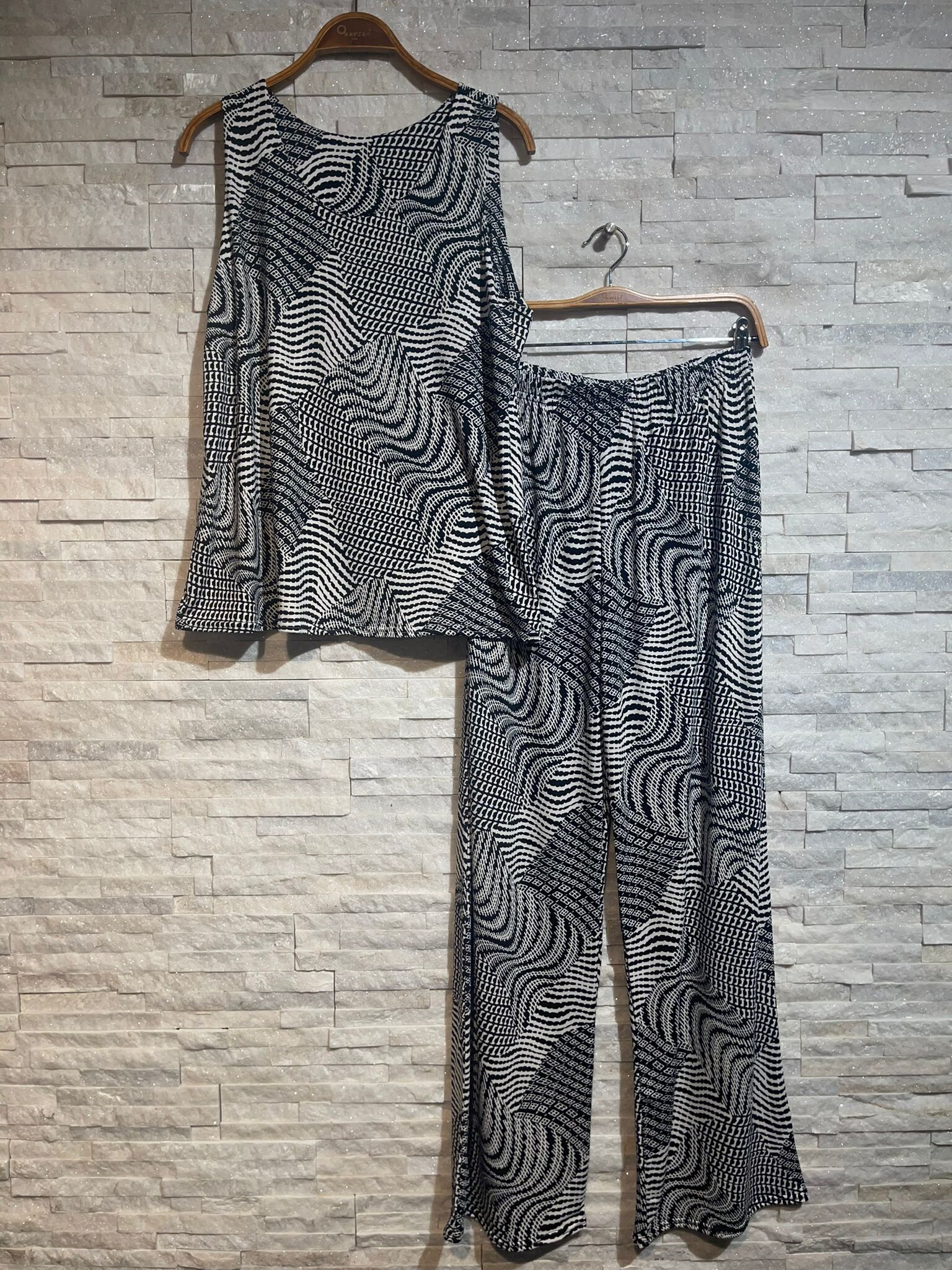 Wholesaler OXXYZEN - TOP & PRINTED PANTS SET