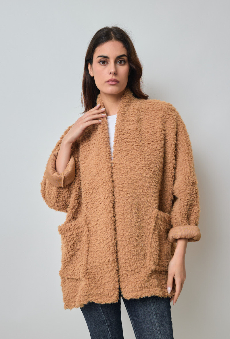 Wholesaler PANEIGE PARIS - Comfortable Looped Sheepskin Vests