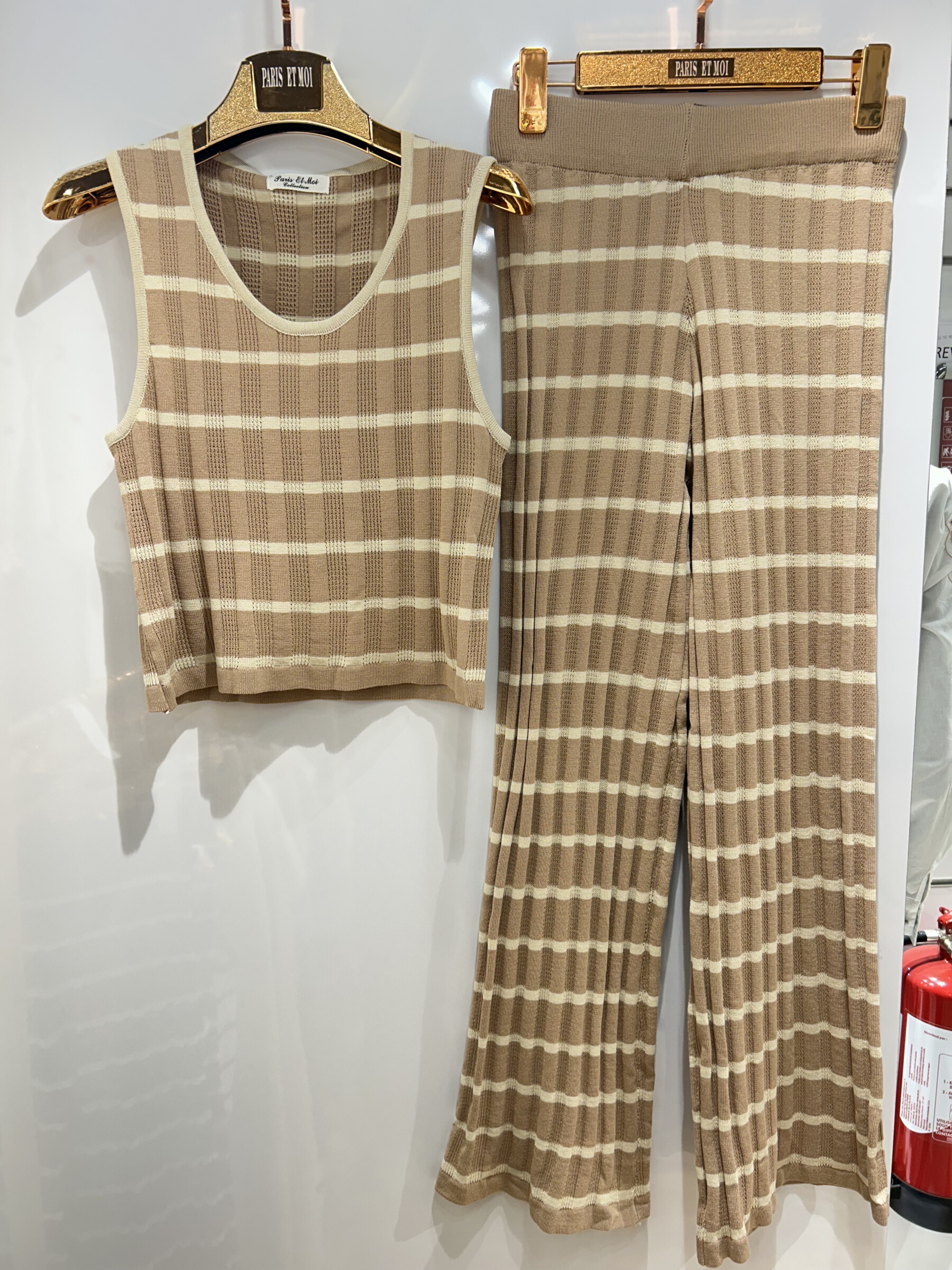 Grossiste Paris et Moi - Ensemble pantalon leggings et débardeur marin perforé