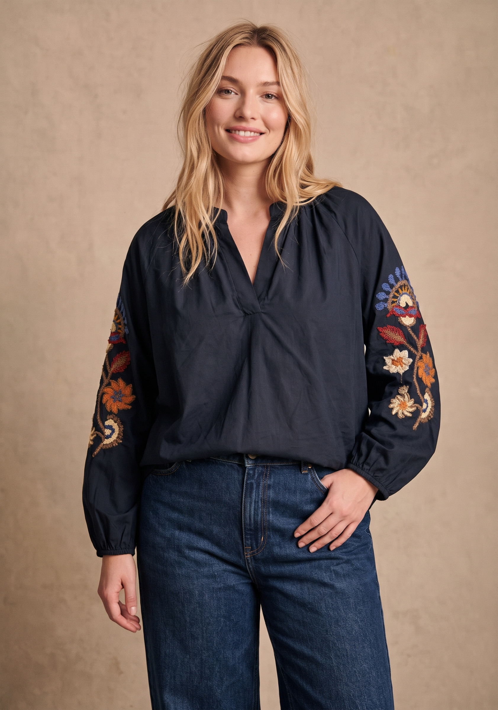 Großhändler Pépouz' Paris Curve - Übergröße bestickte Baumwollbluse mit tunesischem Kragen und Ballonärmeln