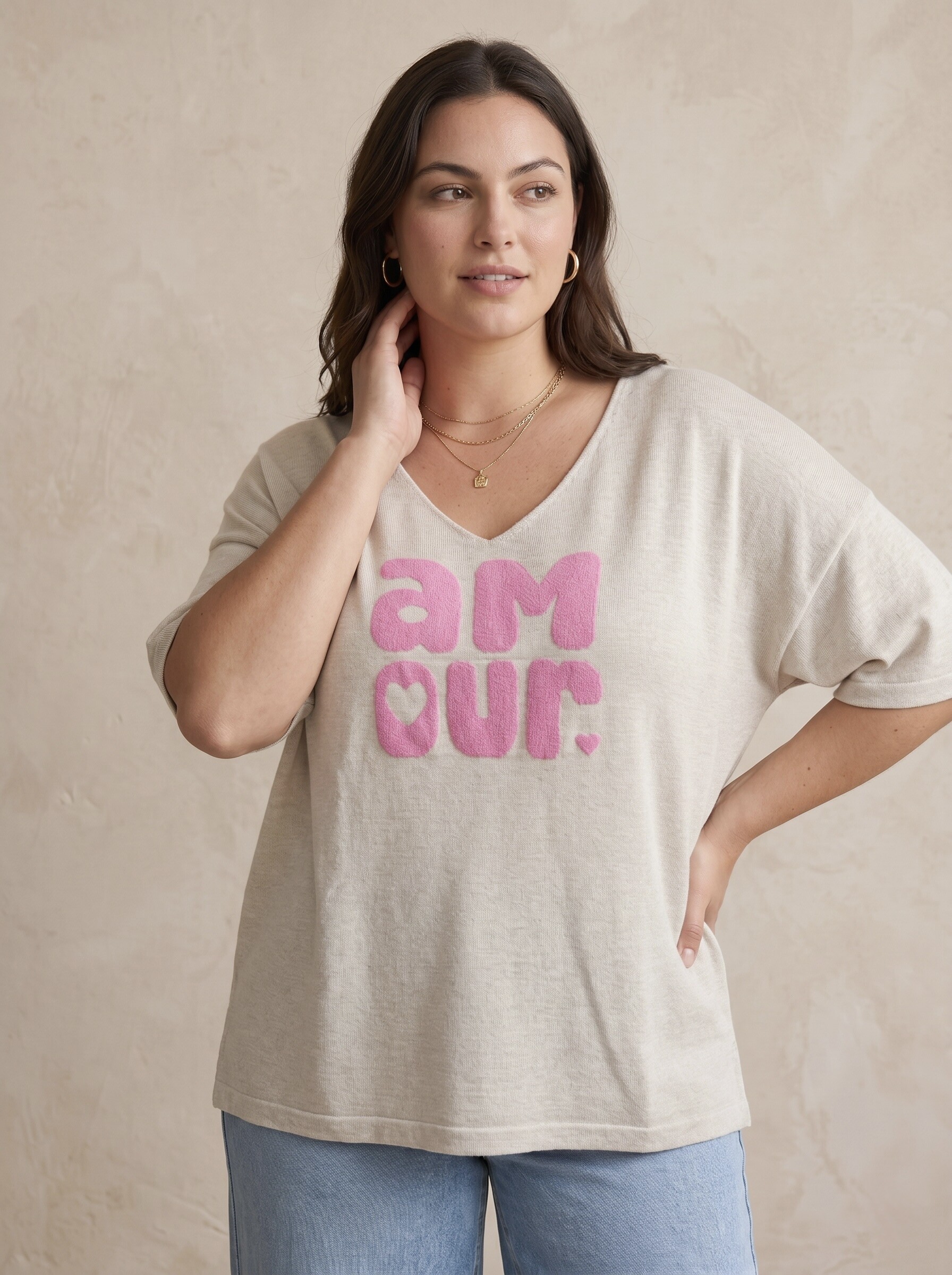 Grossista Pépouz' Paris Curve - Maglione in maglia taglia grande con scollo a V, maniche corte e messaggio d'amore