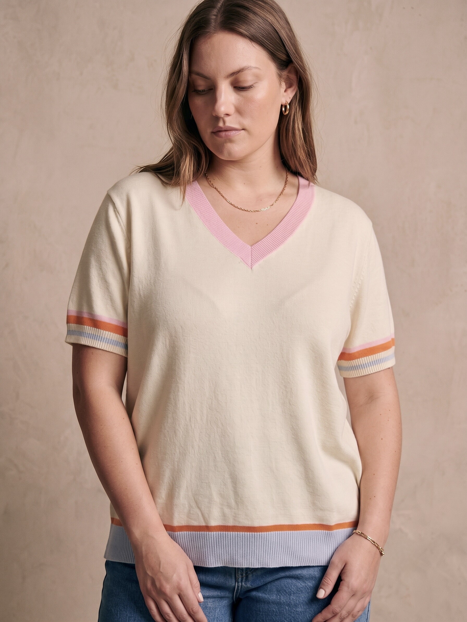 Großhändler Pépouz' Paris Curve - Damen-Pullover aus Baumwollstrick mit V-Ausschnitt, kurzen Ärmeln und Color-Block-Streifen