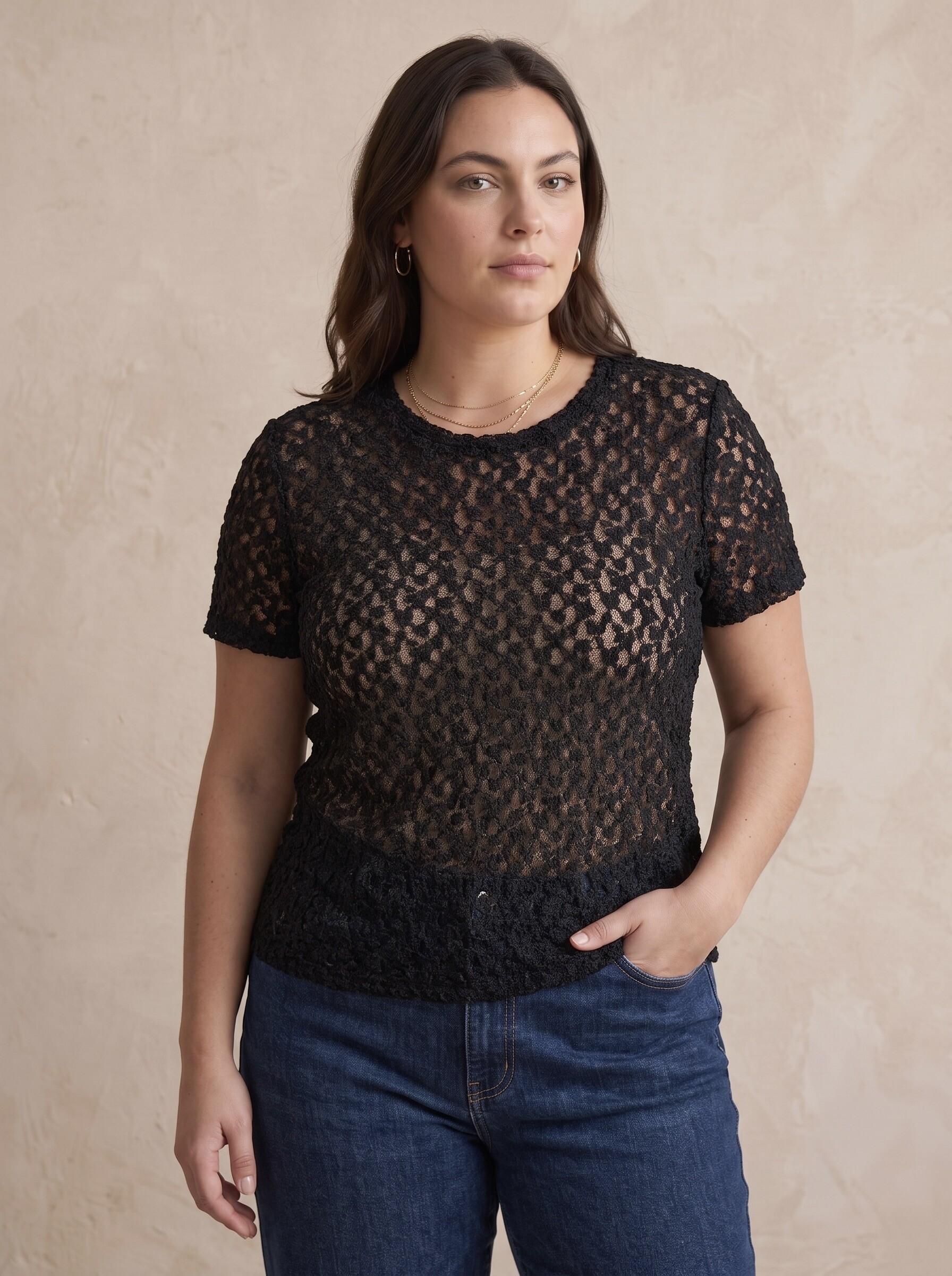 Grossista Pépouz' Paris Curve - Top in pizzo taglia grande con scollo rotondo, maniche corte e taglio dritto