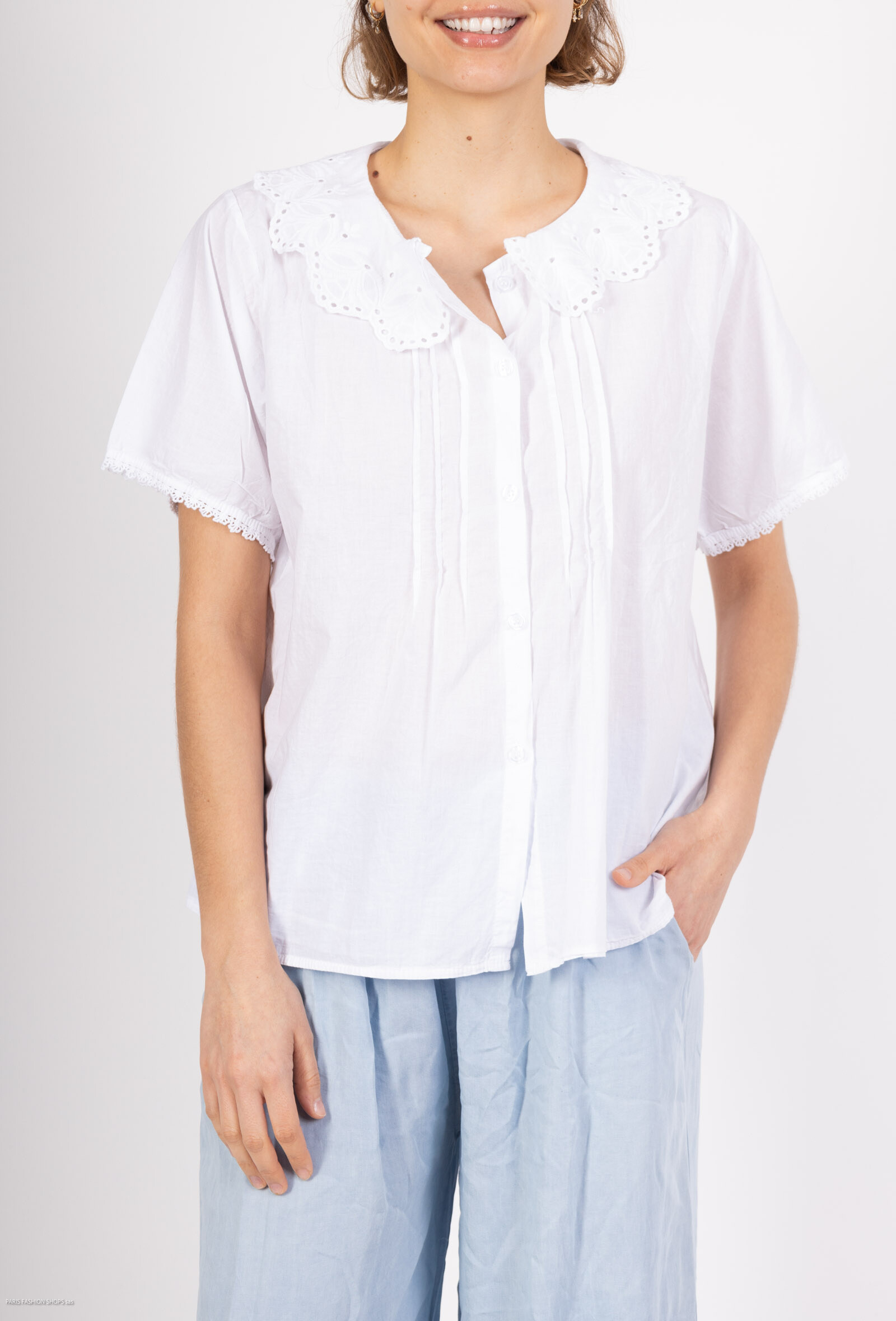 Wholesaler Pépouz' Paris - Embroidered Peter Pan collar blouse with short sleeves