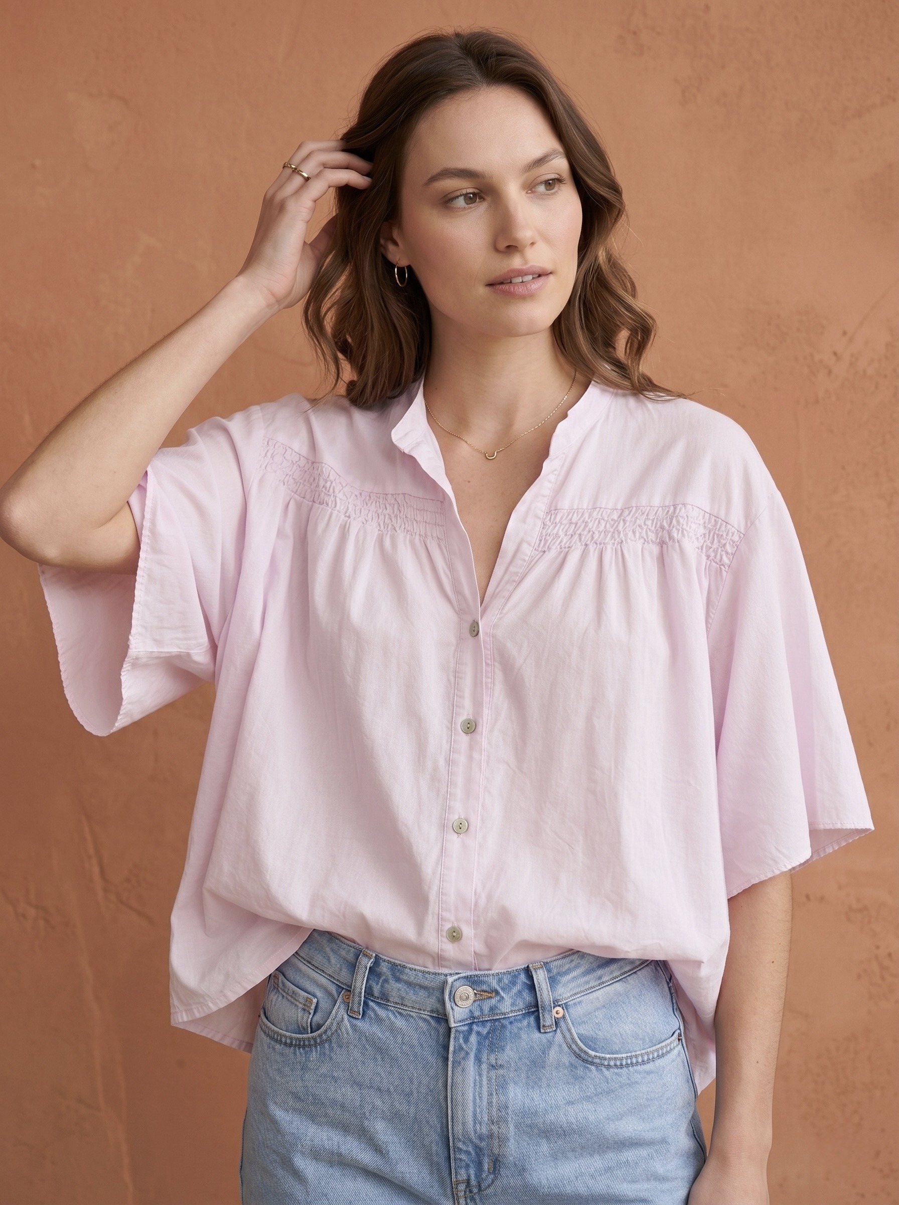 Mayorista Pépouz' Paris - Blusa fluida con mangas de mariposa y cuello tunecino
