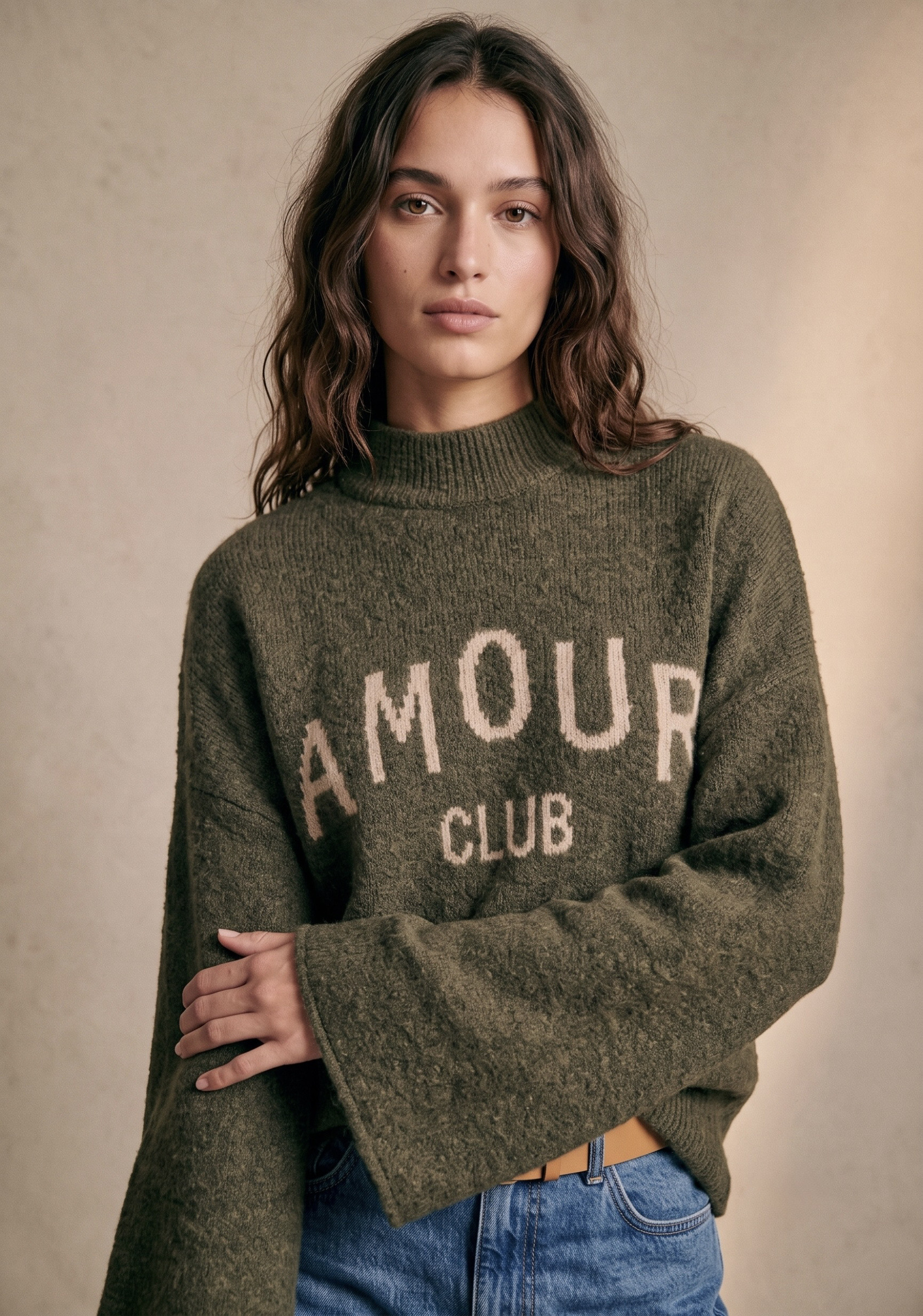 Grossiste Pépouz' Paris - Pull en maille oversize col montant manches longues imprimé Amour Club