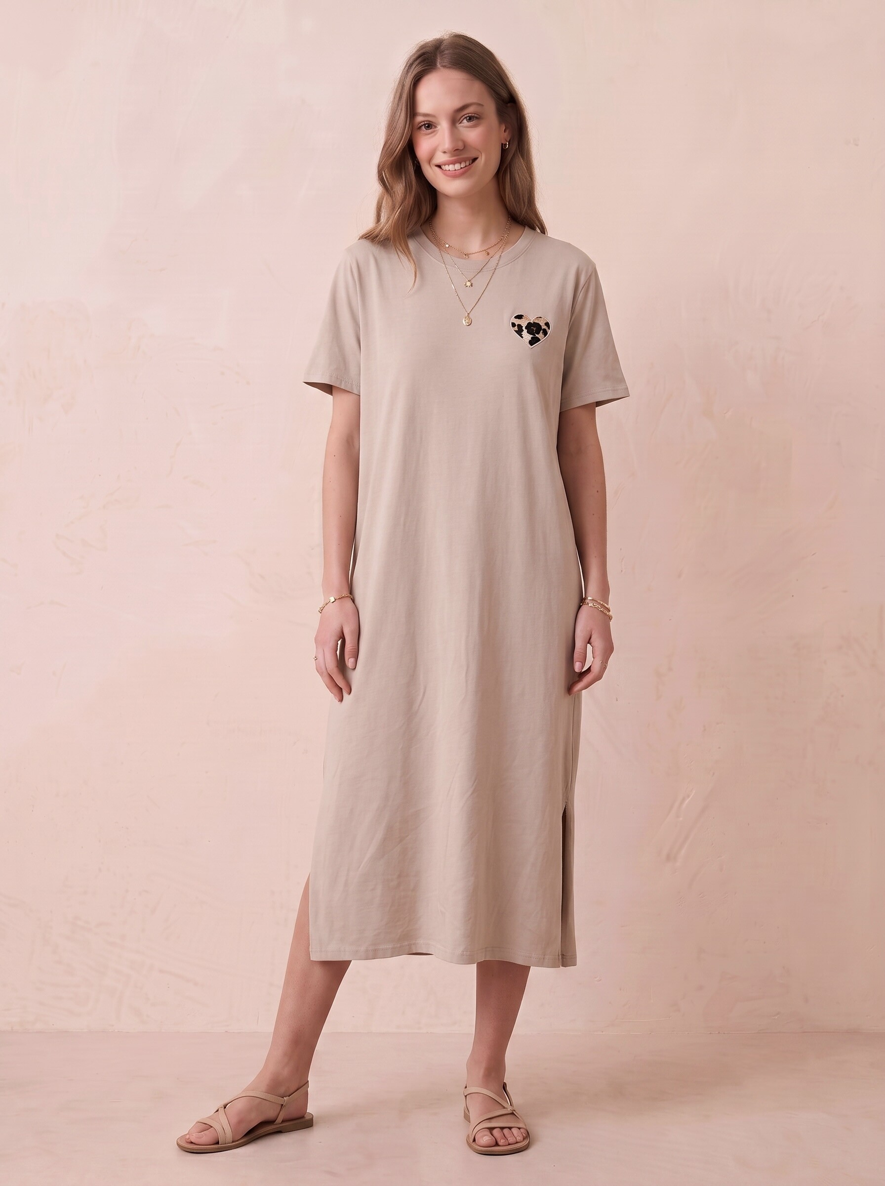 Grossista Pépouz' Paris - Abito t-shirt lungo con scollo rotondo, maniche corte, cotone, motivo cuore leopardato