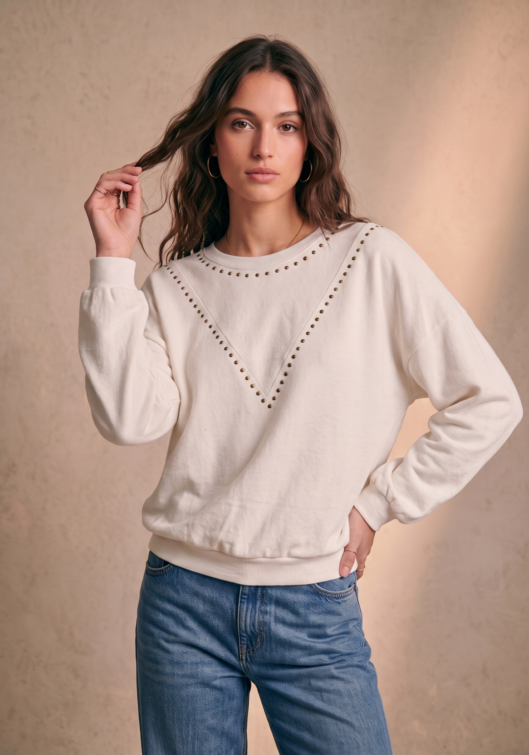 Grossista Pépouz' Paris - Felpa in cotone oversize con collo rotondo e maniche lunghe con borchie