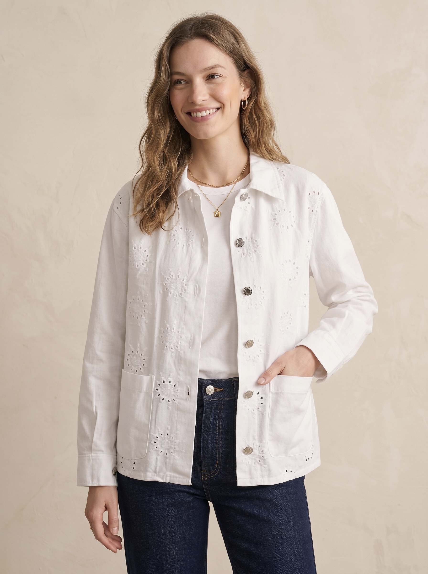 Grossista Pépouz' Paris - Giacca in denim sbiadito con ricami floreali