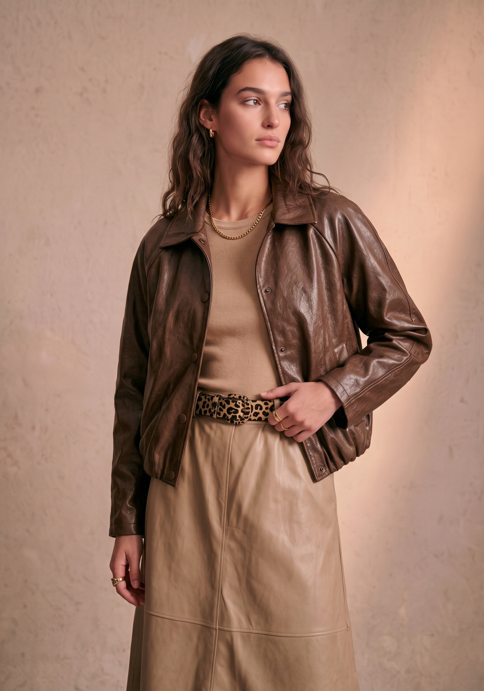 Grossiste Pépouz' Paris - Veste courte simili cuir coupe droite col chemise manches longues