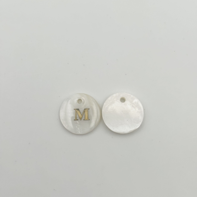 Wholesaler PERLES BLEUES - 10 Pcs Letters M Round Sequins