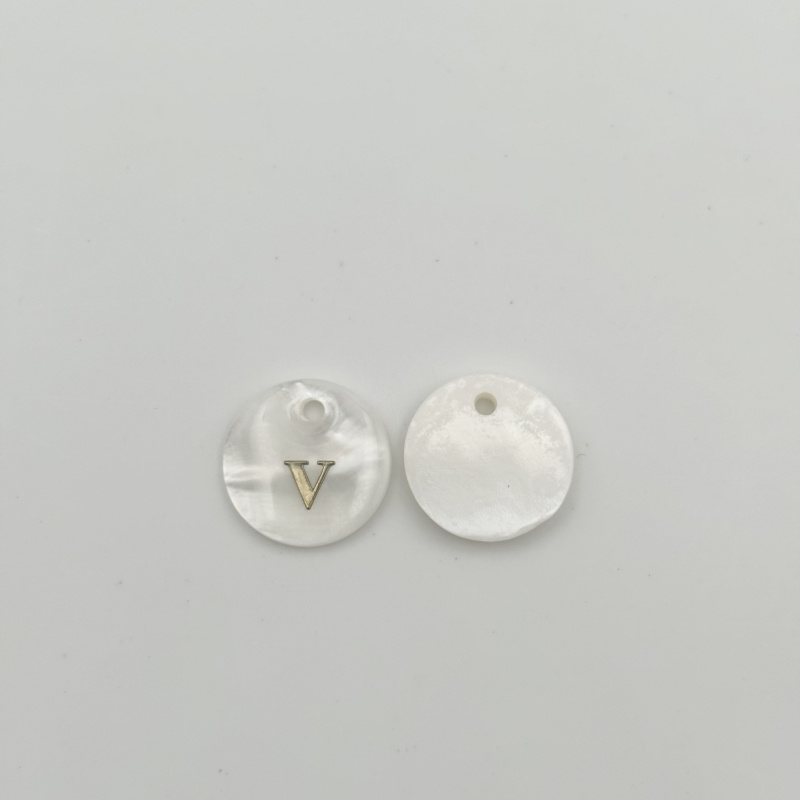 Wholesaler PERLES BLEUES - 10 Pcs Letters V Round Sequins