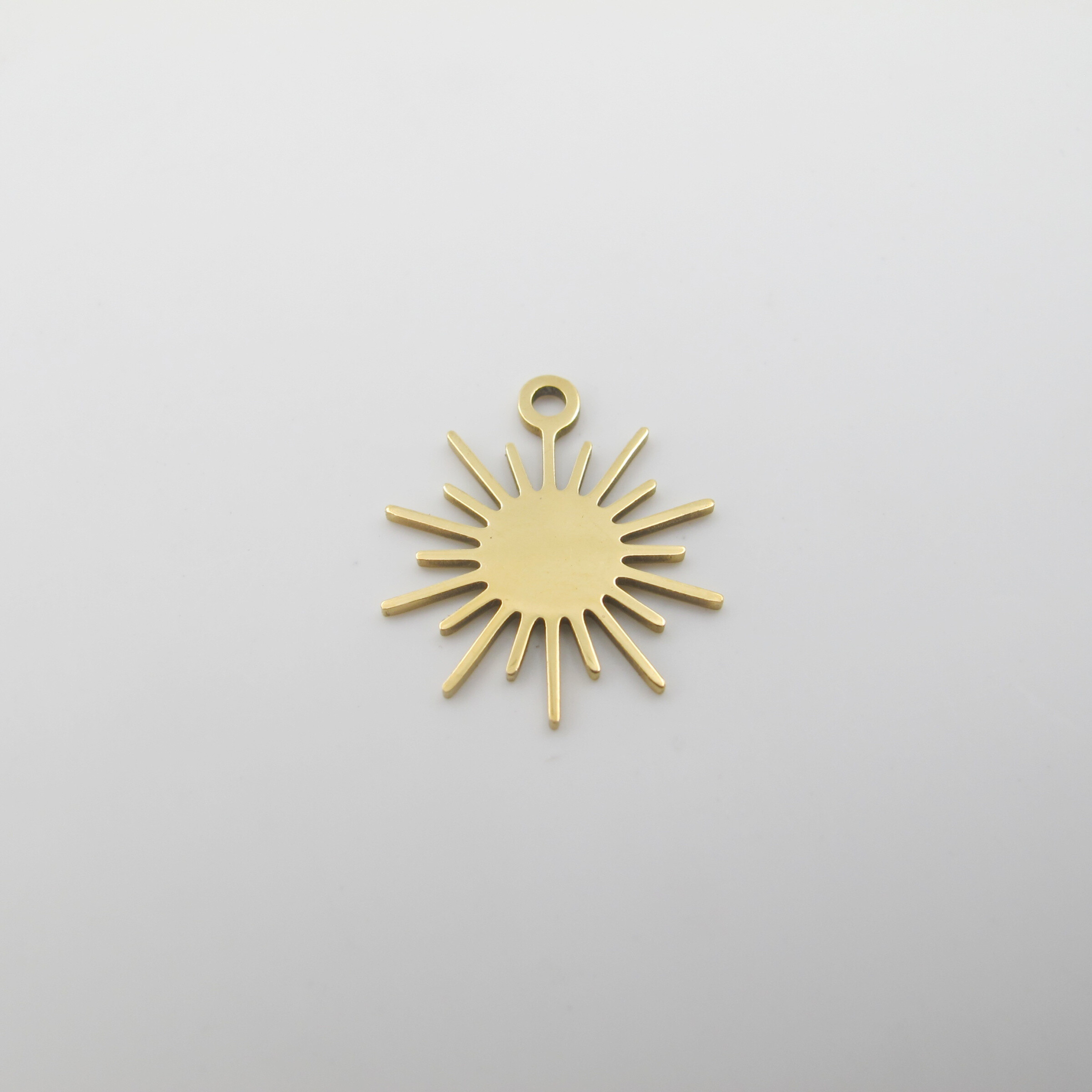 Wholesaler PERLES BLEUES - 18x16mm 18x16mm stainless steel sun pendant