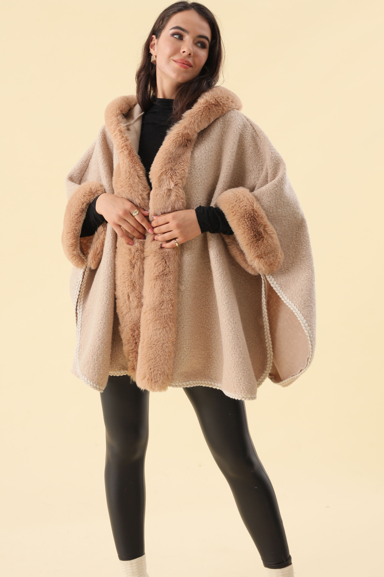 Grossiste Phanie Mode (Phanie accessories) - Cape à capuche