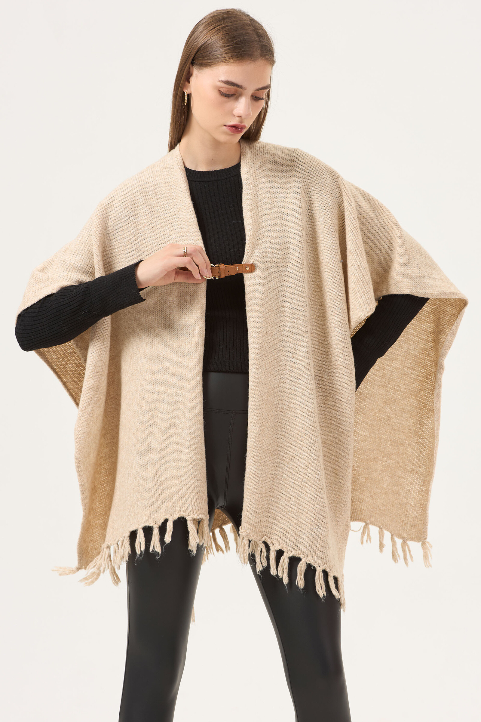 Grossiste Phanie Mode (Phanie accessories) - CAPE UNI A FRANGE