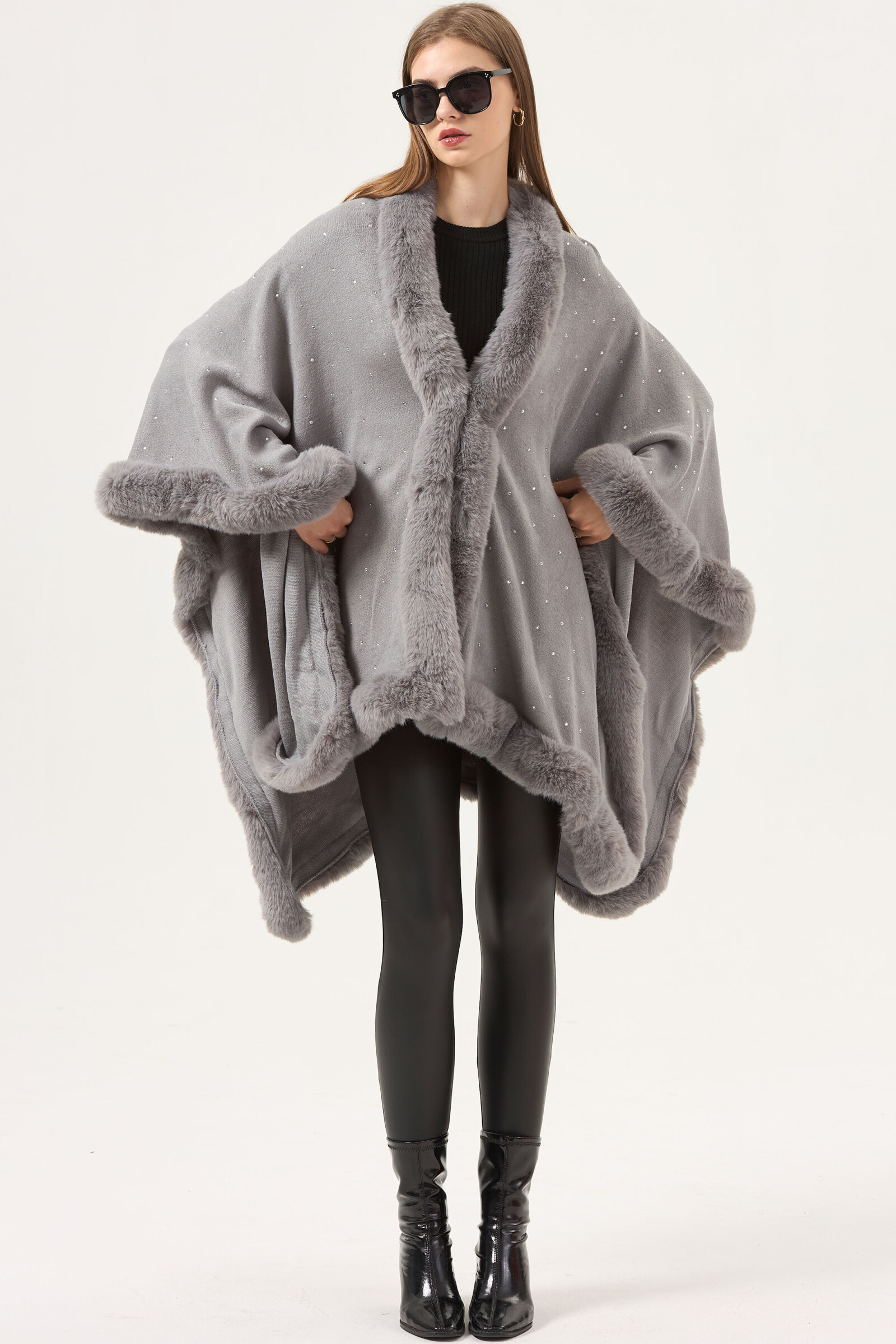 Grossiste Phanie Mode (Phanie accessories) - CAPE A STRASSE ET FAUSSE FOURRURE