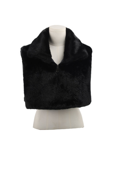 Grossiste Phanie Mode (Phanie accessories) - Cape courte en fausse fourrure Grossiste Phanie Mode (Phanie accessories) - Cape courte en fausse fourrure