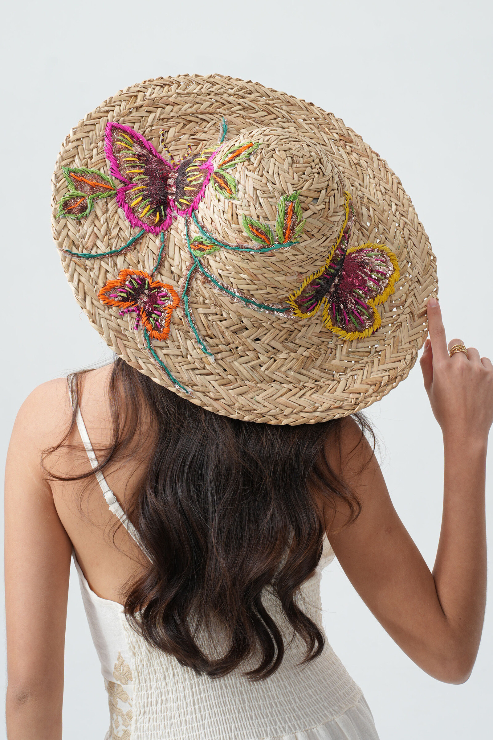 Wholesaler Phanie Mode (Phanie accessories) - Straw hat embroidered with butterfly in sequins