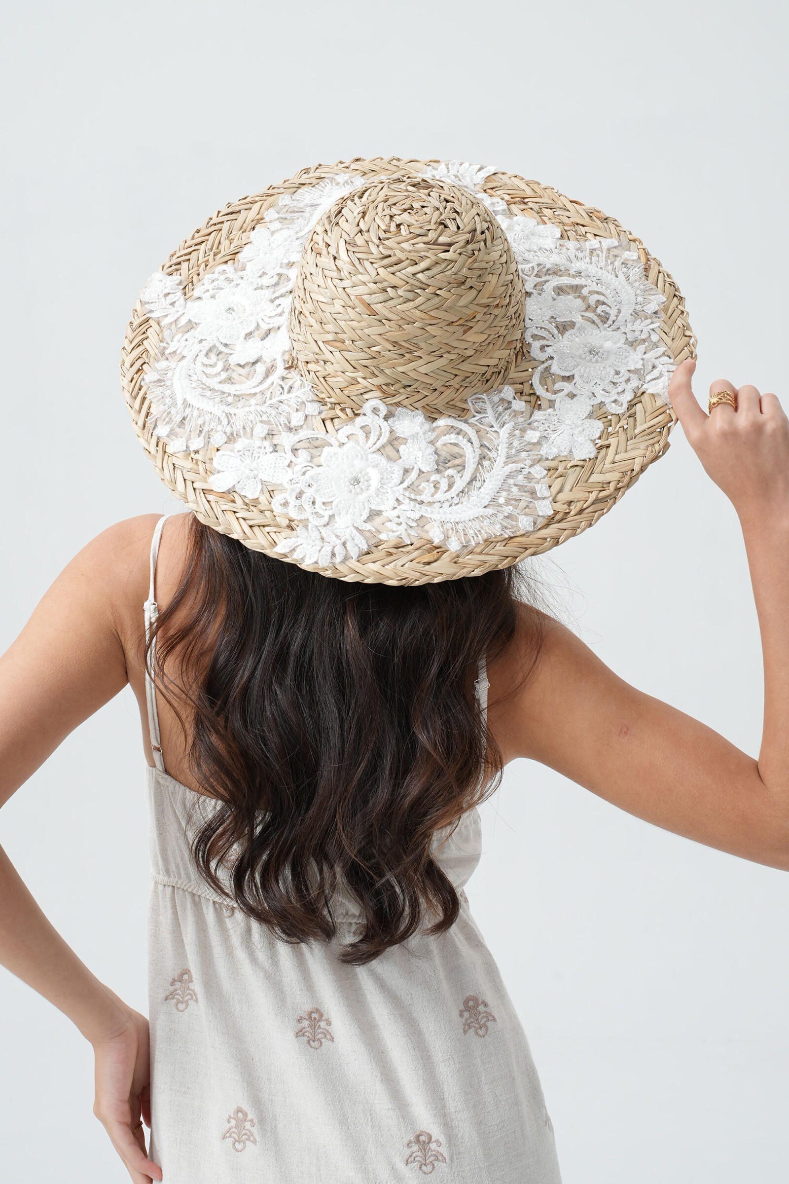 Wholesaler Phanie Mode (Phanie accessories) - White lace straw hat