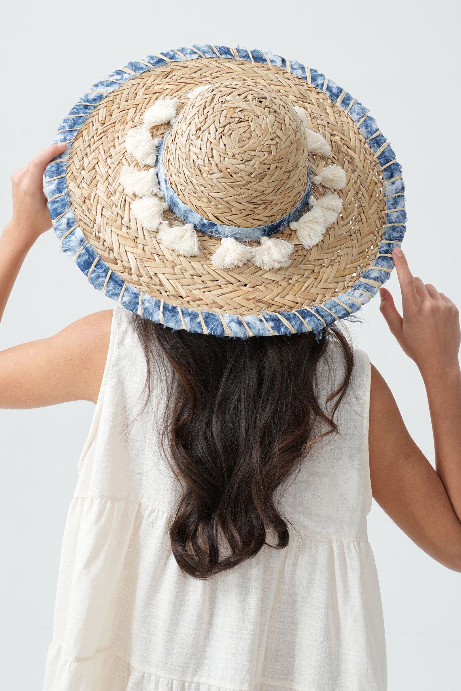 Großhändler Phanie Mode (Phanie accessories) - Strohhut mit Pompons und Jeansgrenzen