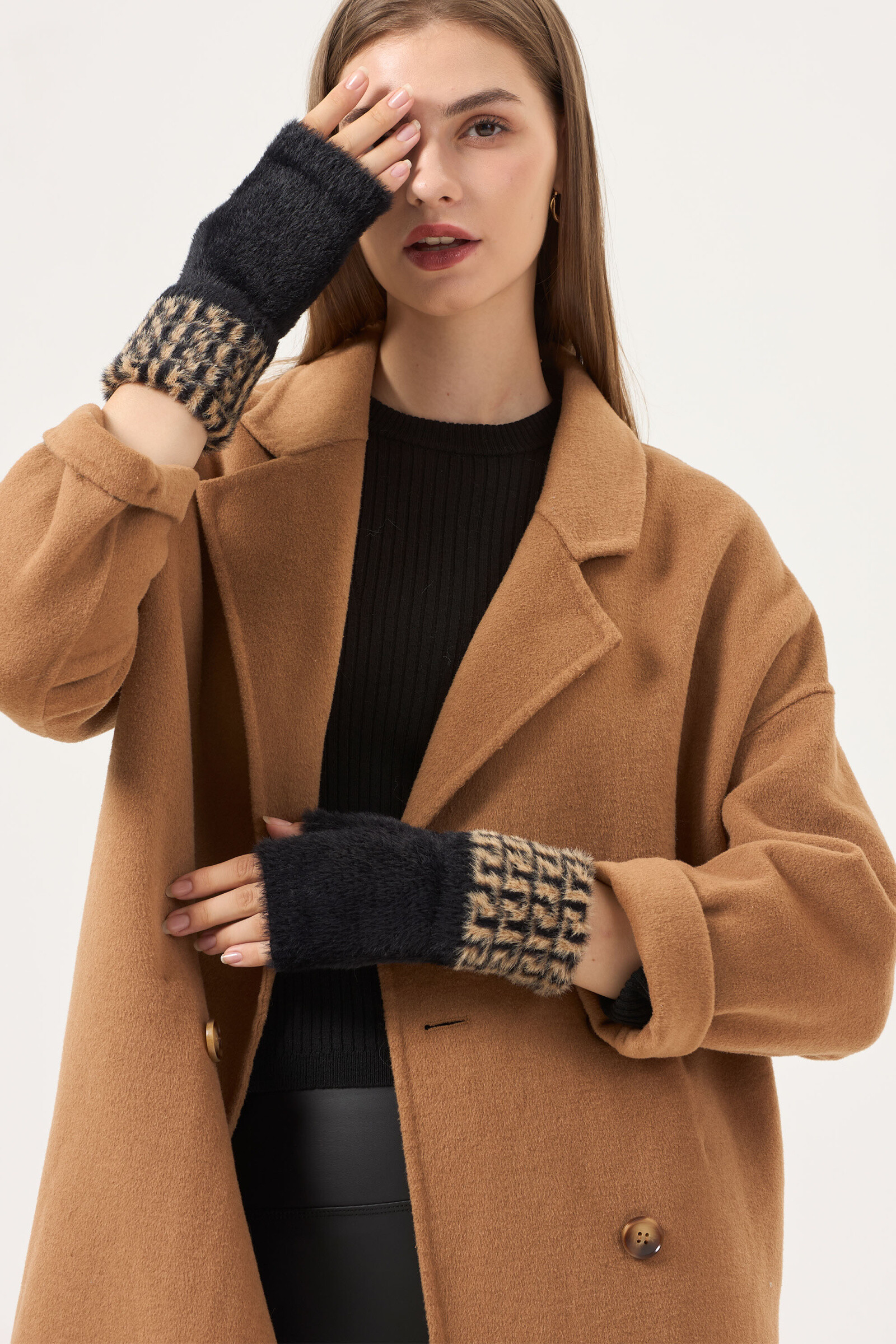 Großhändler Phanie Mode (Phanie accessories) - Aufgerollte Fäustlinge