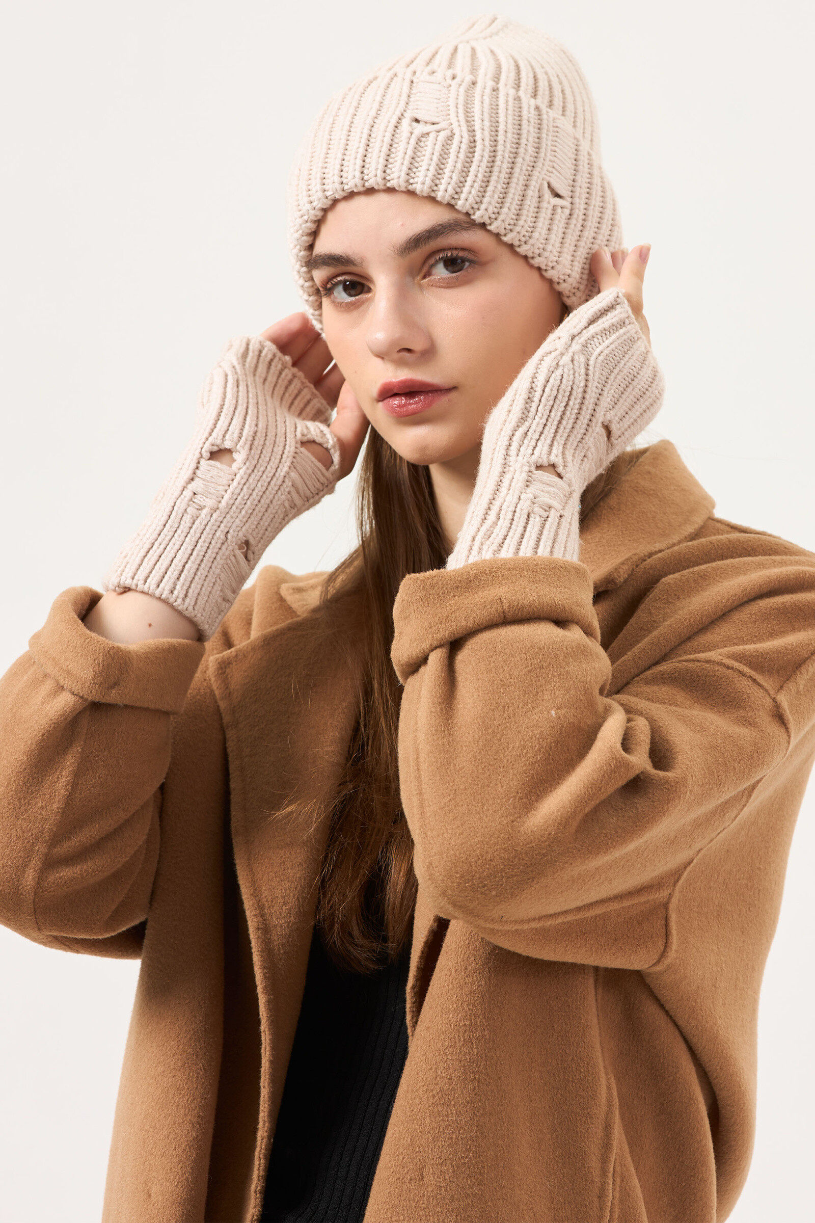 Großhändler Phanie Mode (Phanie accessories) - Fäustlinge mit Vintage-Löchern