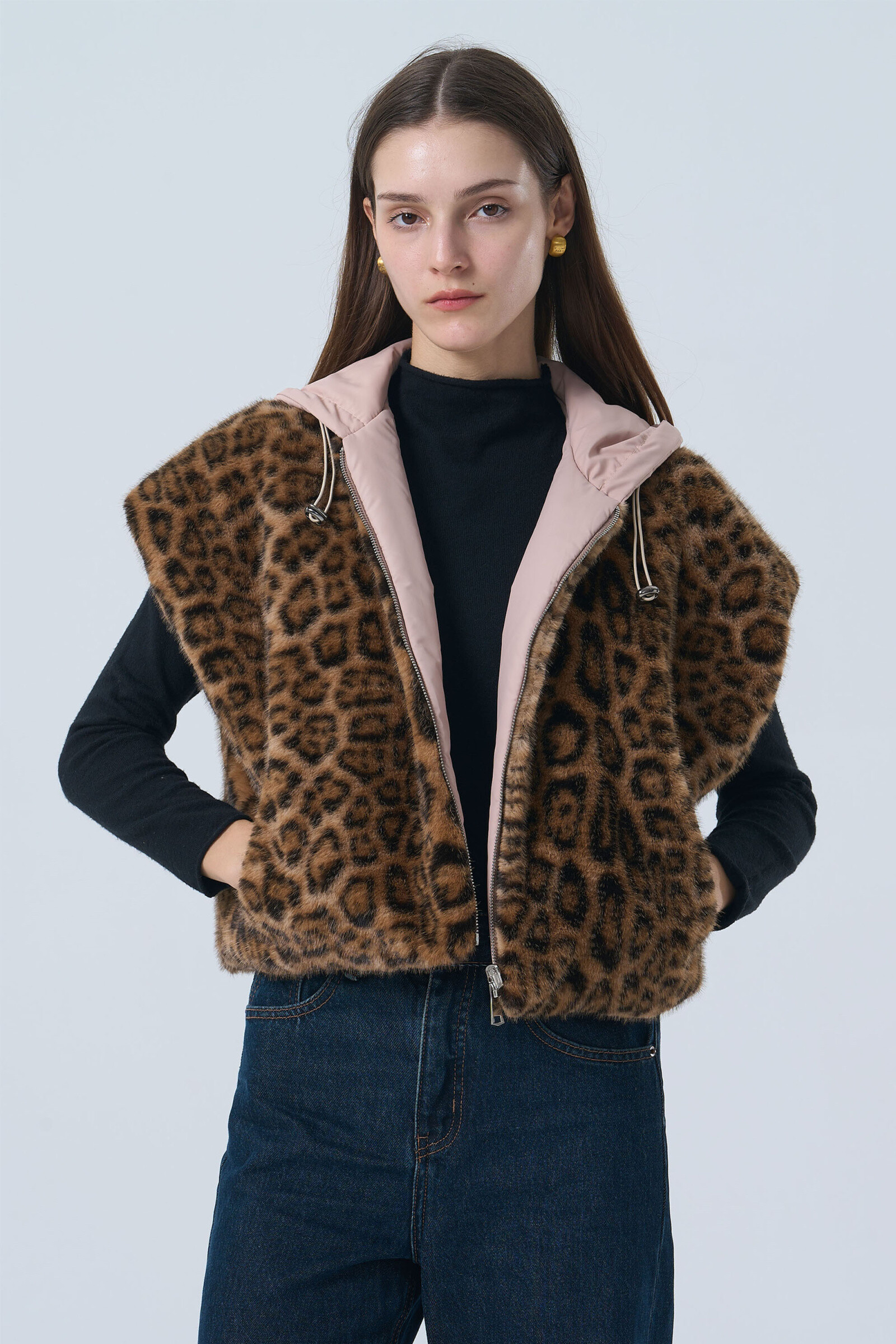 Wholesaler Phanie Mode (Phanie accessories) - Reversible Leopard Faux Fur Hooded Vest