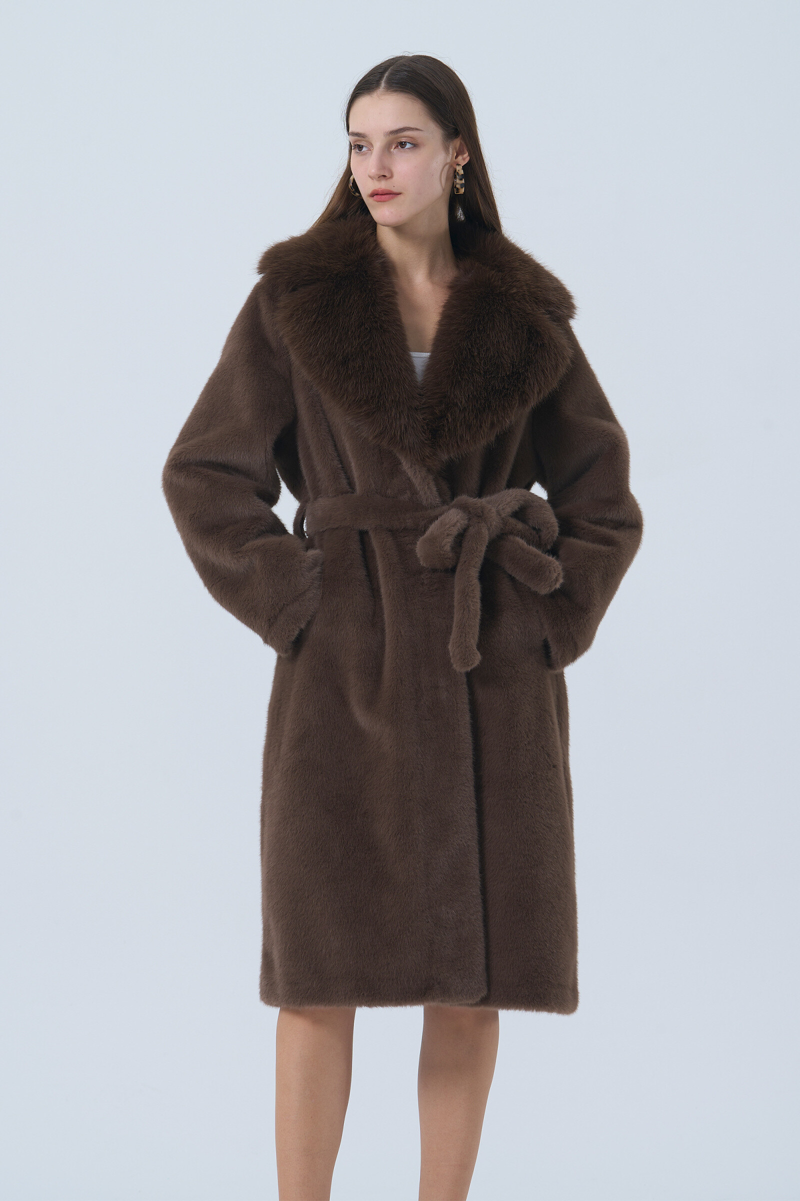 Wholesaler Phanie Mode (Phanie accessories) - Long faux fur coat with belt