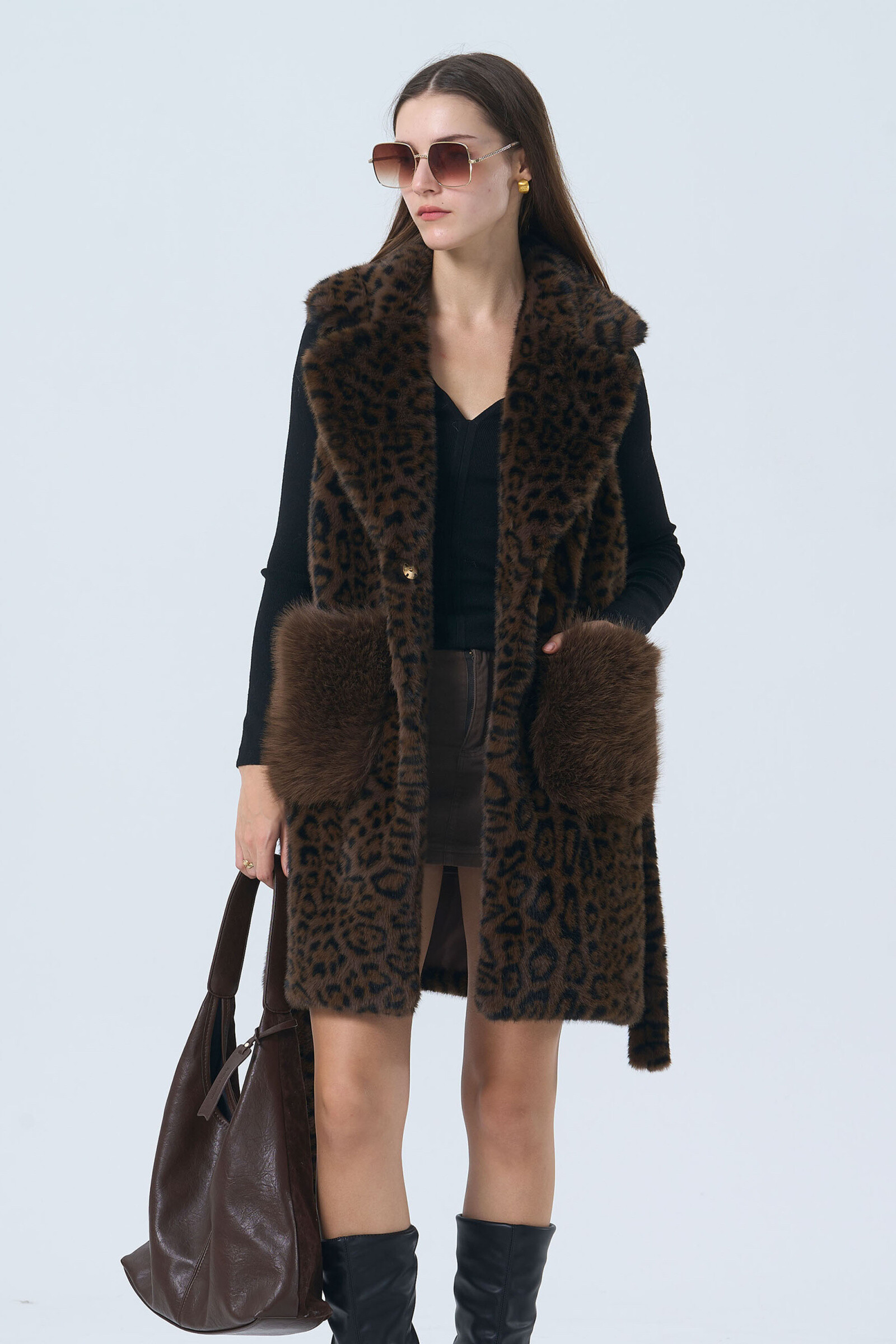 Wholesaler Phanie Mode (Phanie accessories) - Long sleeveless leopard faux fur coat