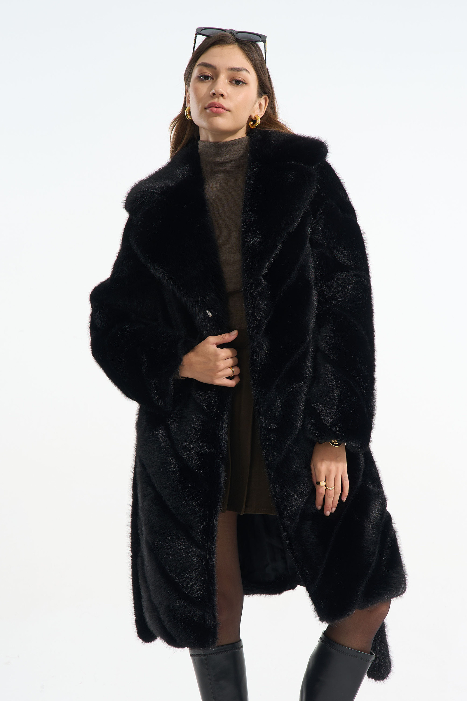Großhändler Phanie Mode (Phanie accessories) - Langer Mantel mit Kunstfellgürtel