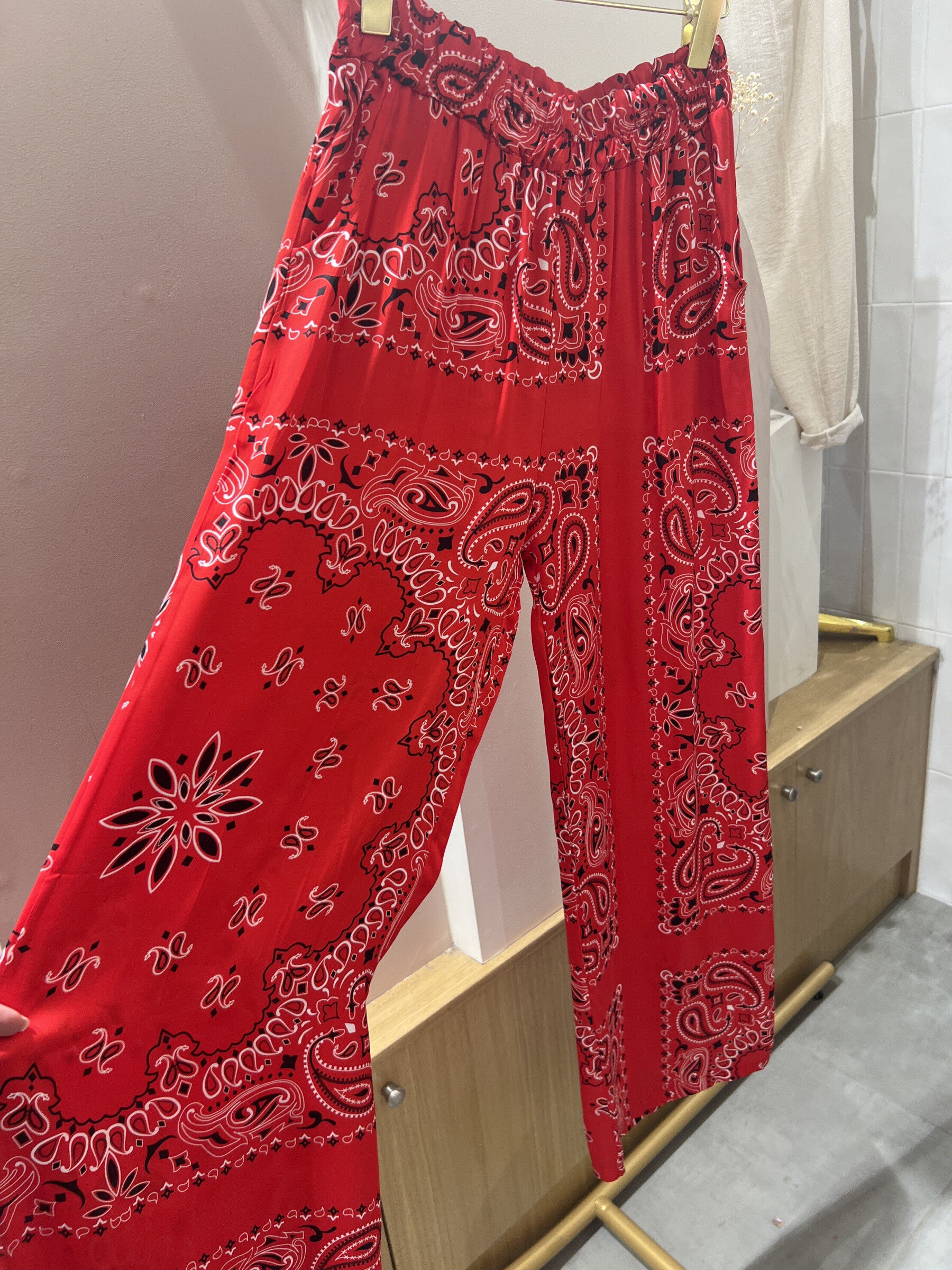 Wholesaler POHÊME - Libi bandana print pants with nice fullness and elastic waist
