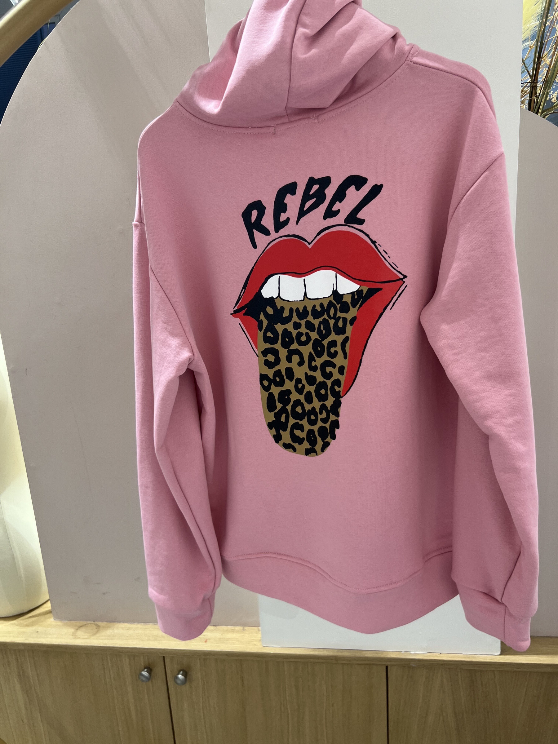Wholesaler POHÊME - Adina sweatshirt with hood, back motif and rebel slogan