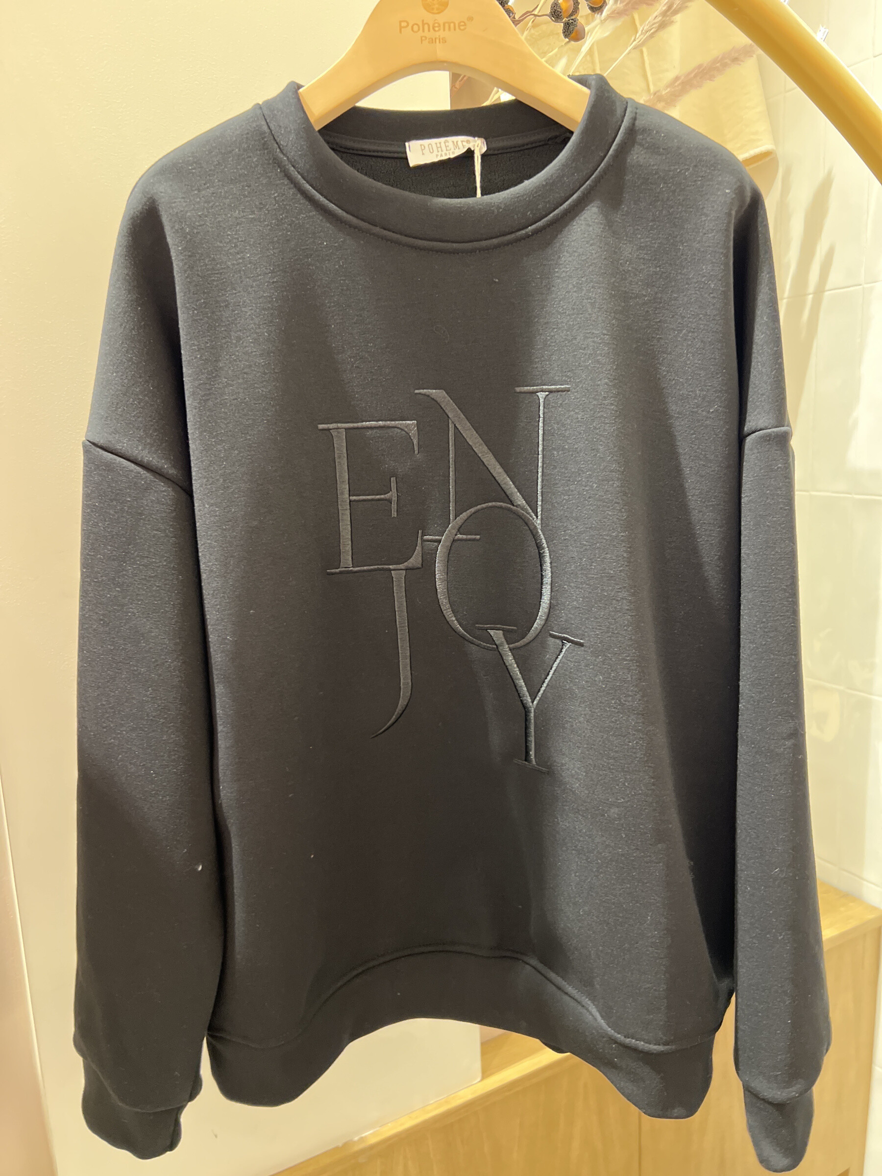 Wholesaler POHÊME - Classic fit Charlotte sweatshirt with tone-on-tone Enjoy embroidery