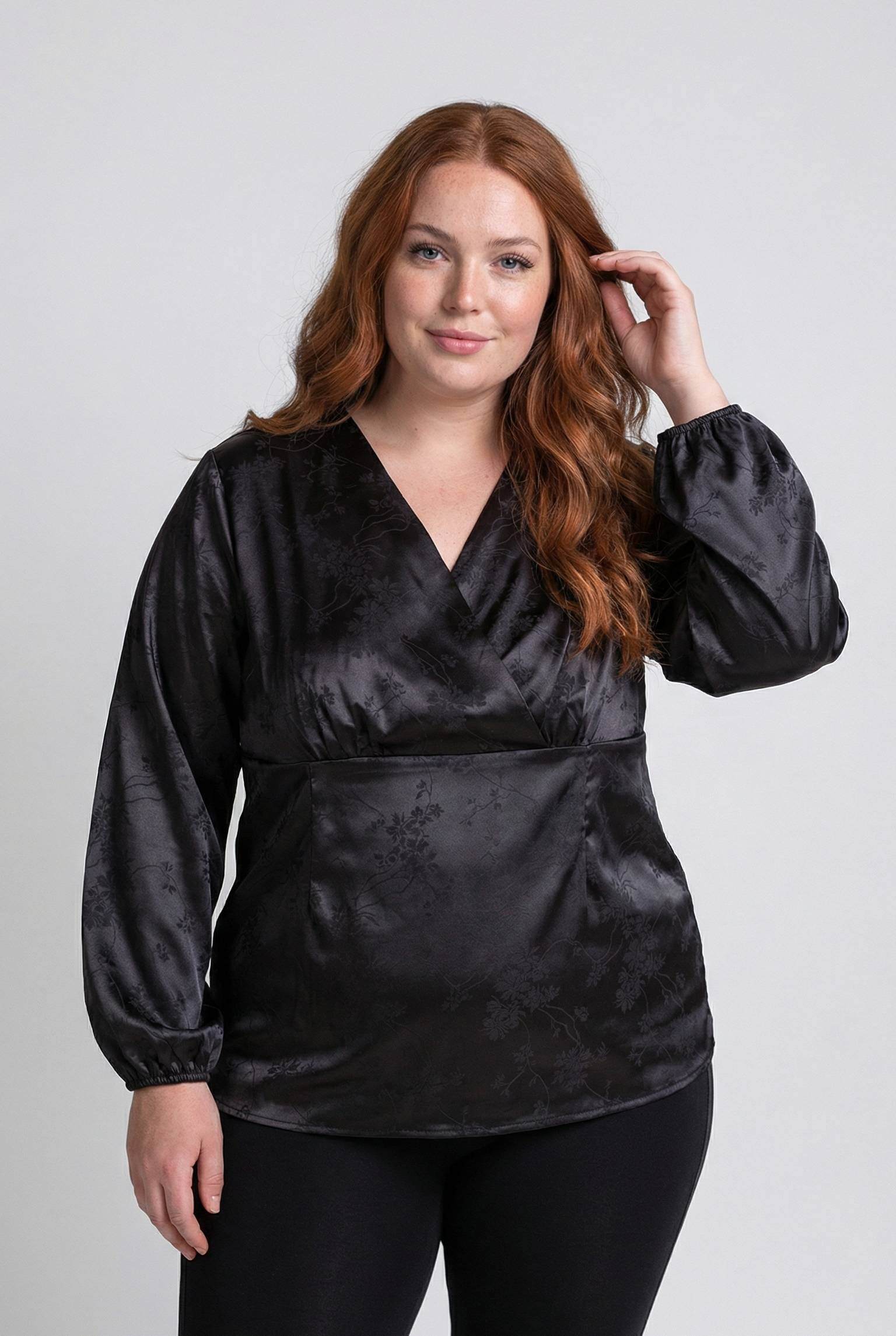 Grossiste Pomme Rouge Paris - Blouse cache cœur grande taille imprimé noir