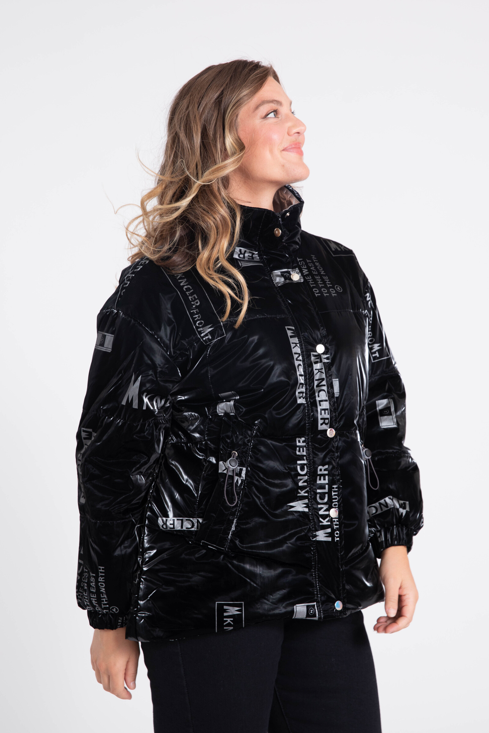 Grossiste Pomme Rouge Paris - Doudoune premium satiné imprimé noir (C6518)