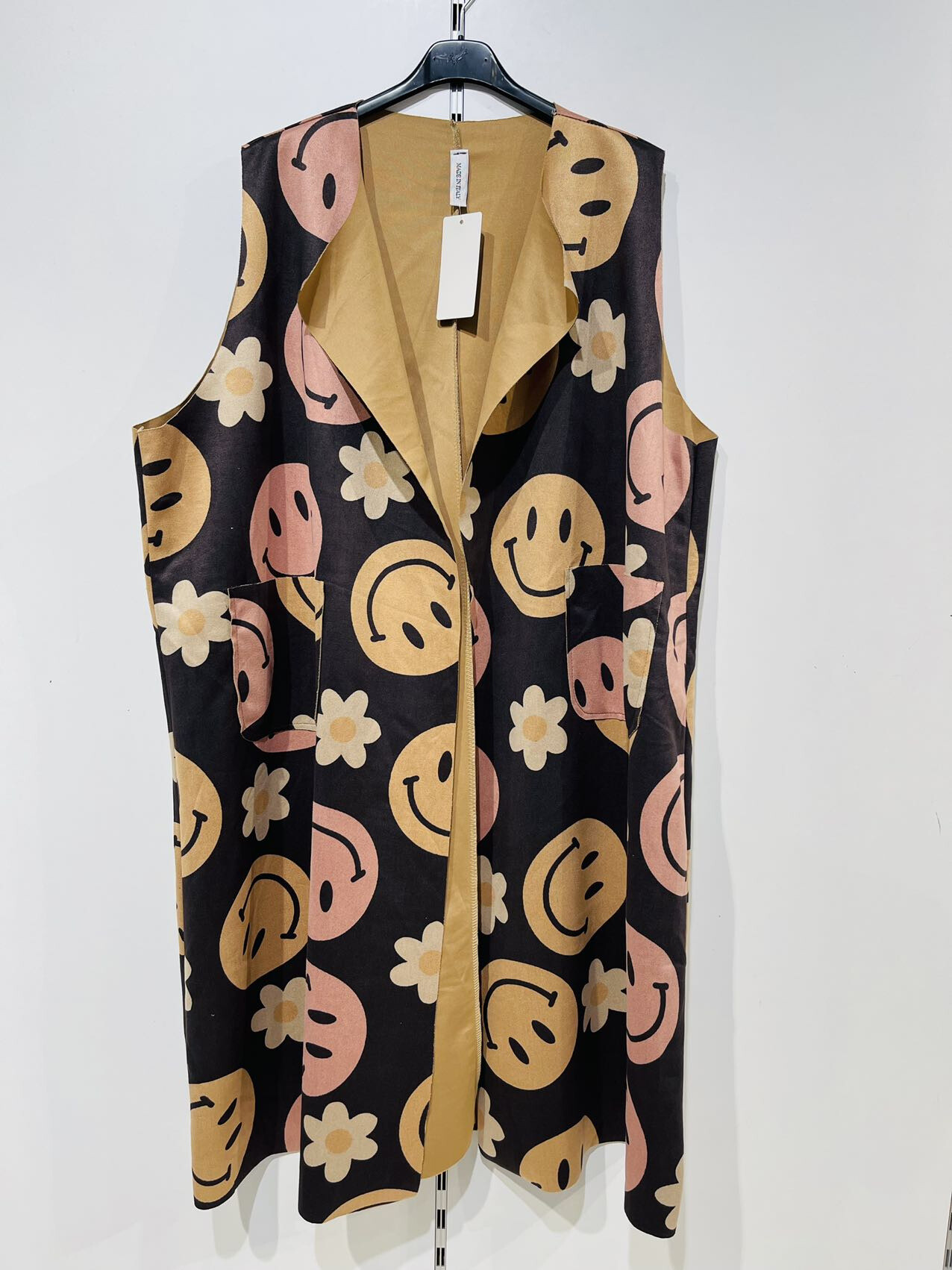 Wholesaler Pomme Rouge Paris - Smiley print sleeveless vest (T39201)