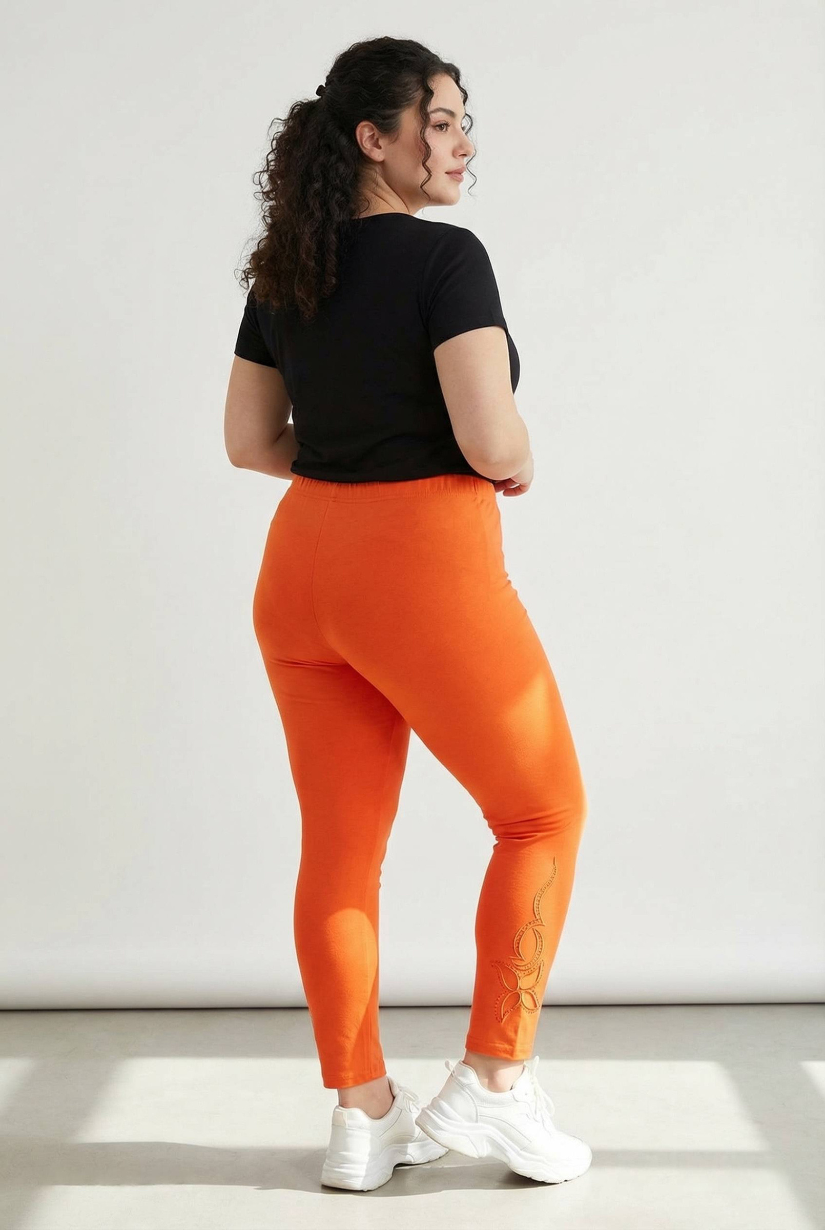 Grossiste Pomme Rouge Paris - Legging orange avec motif ajouré grande taille (B207)