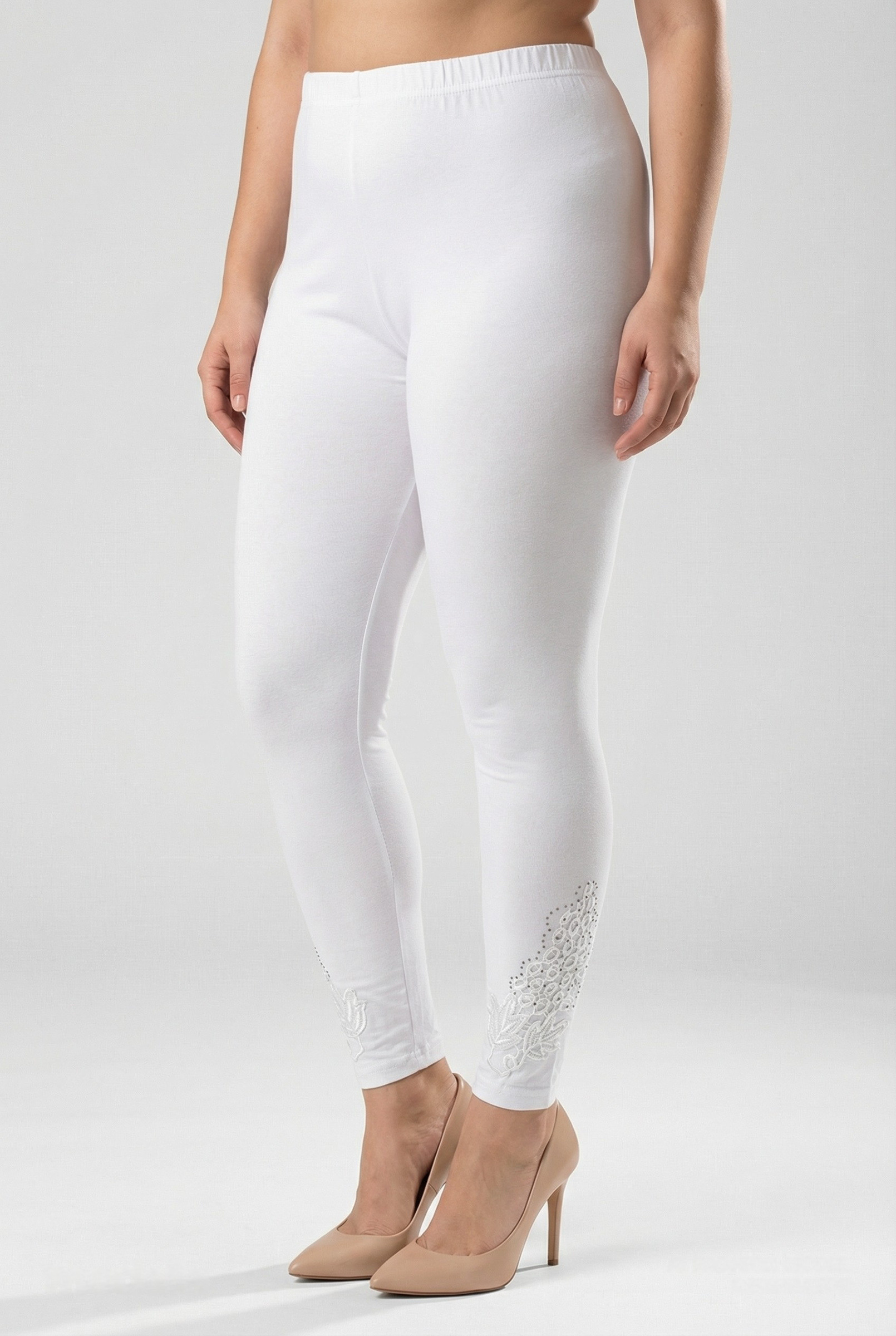 Wholesaler Pomme Rouge Paris - Plus size white leggings with embroidery and sequins (B133)