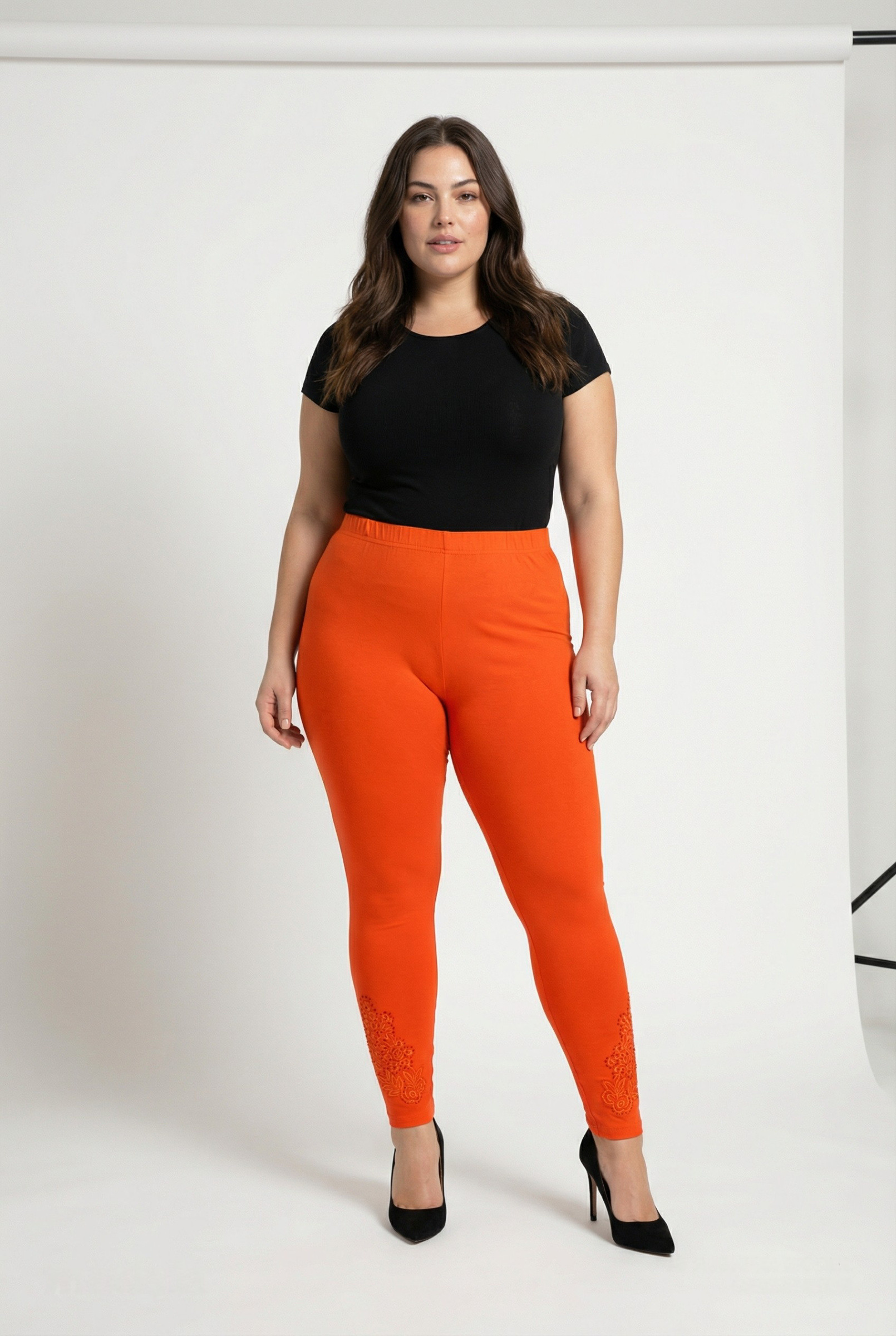 Wholesaler Pomme Rouge Paris - Plus size orange leggings with embroidery and sequins (B133)