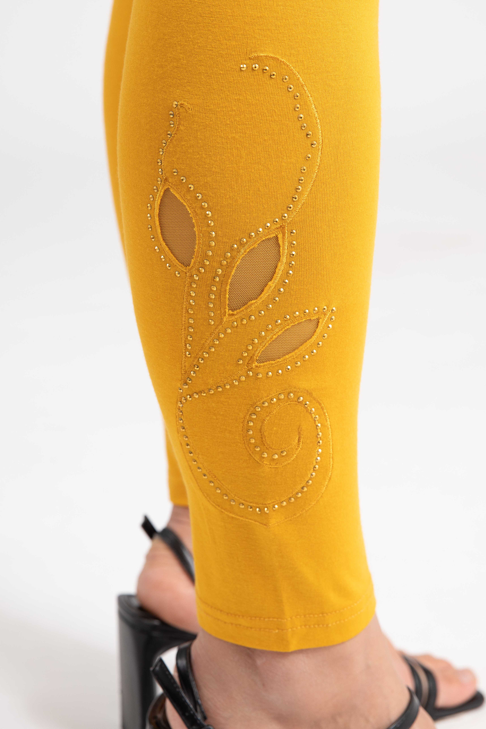 Grossiste Pomme Rouge Paris - Legging jaune grande taille avec motif et strass (B226)